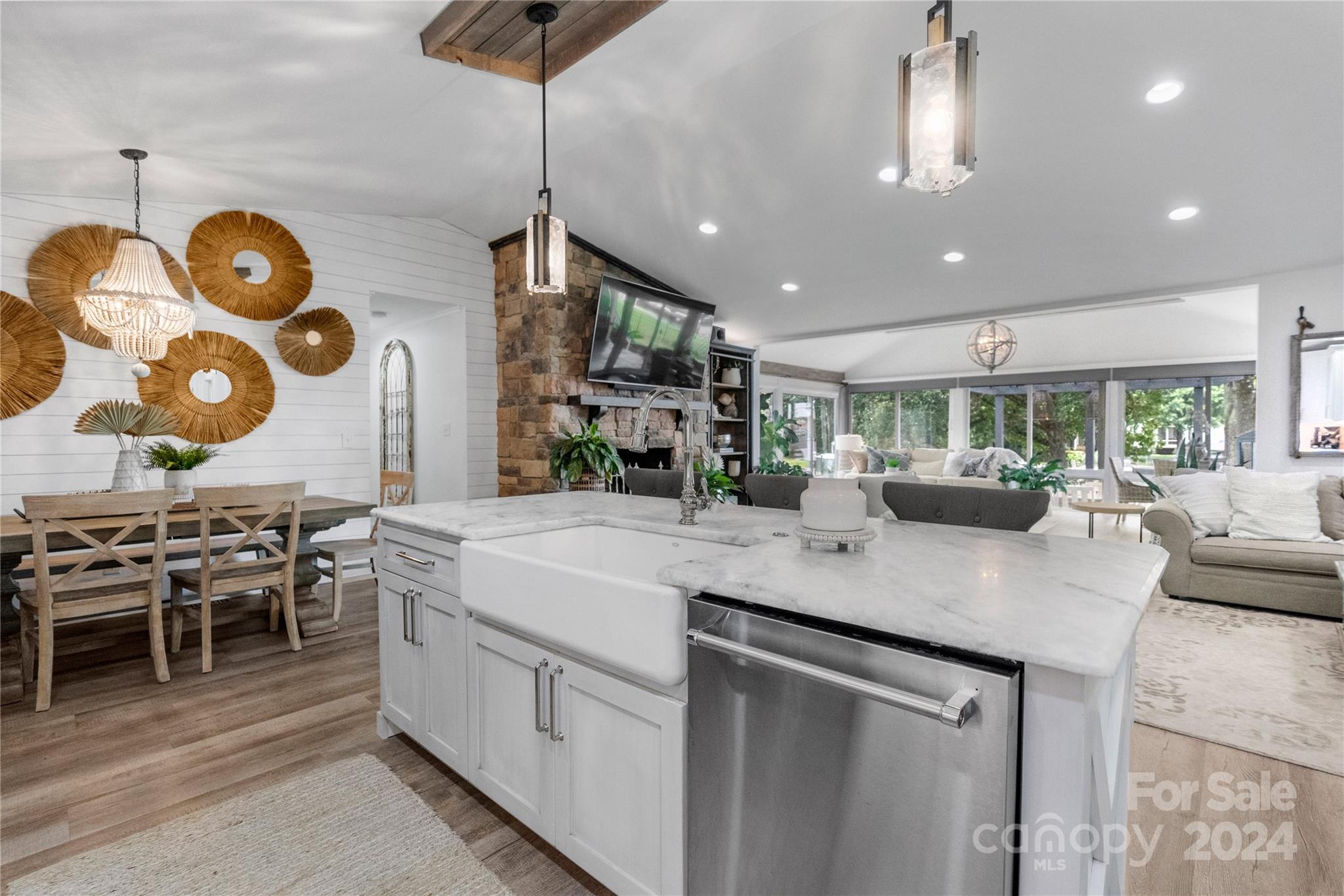 Point Largo - Residential