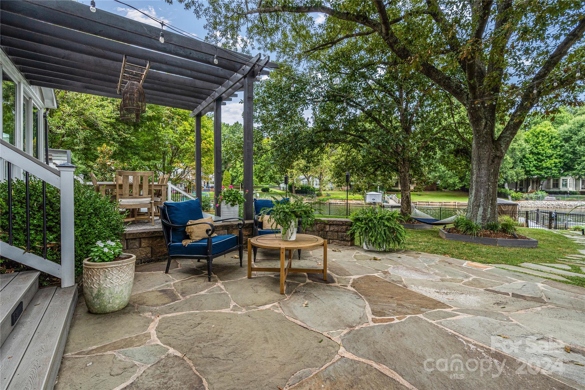 Point Largo - Residential