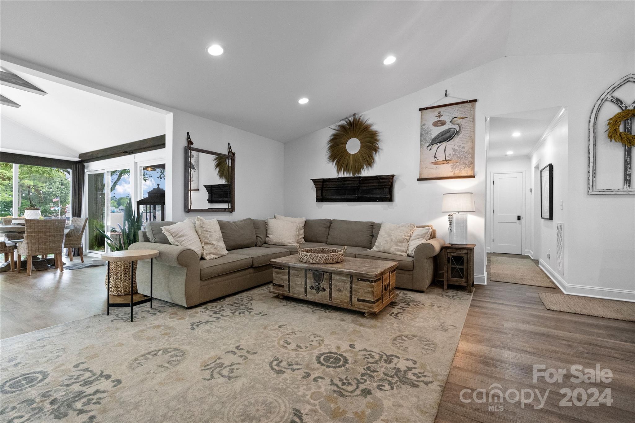 Point Largo - Residential