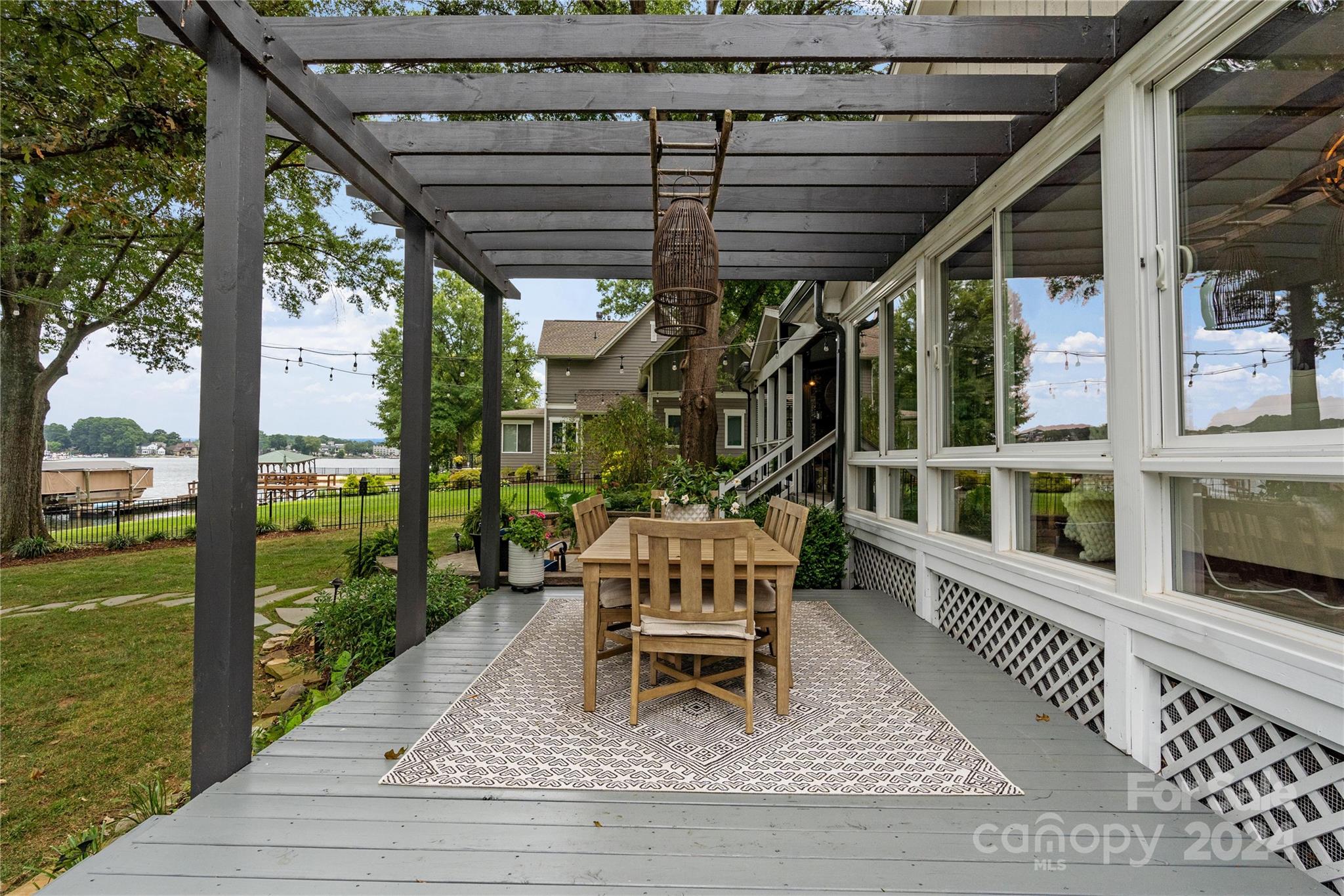 Point Largo - Residential