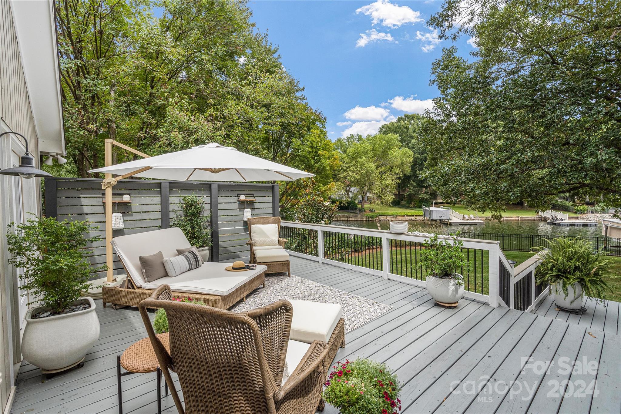 Point Largo - Residential