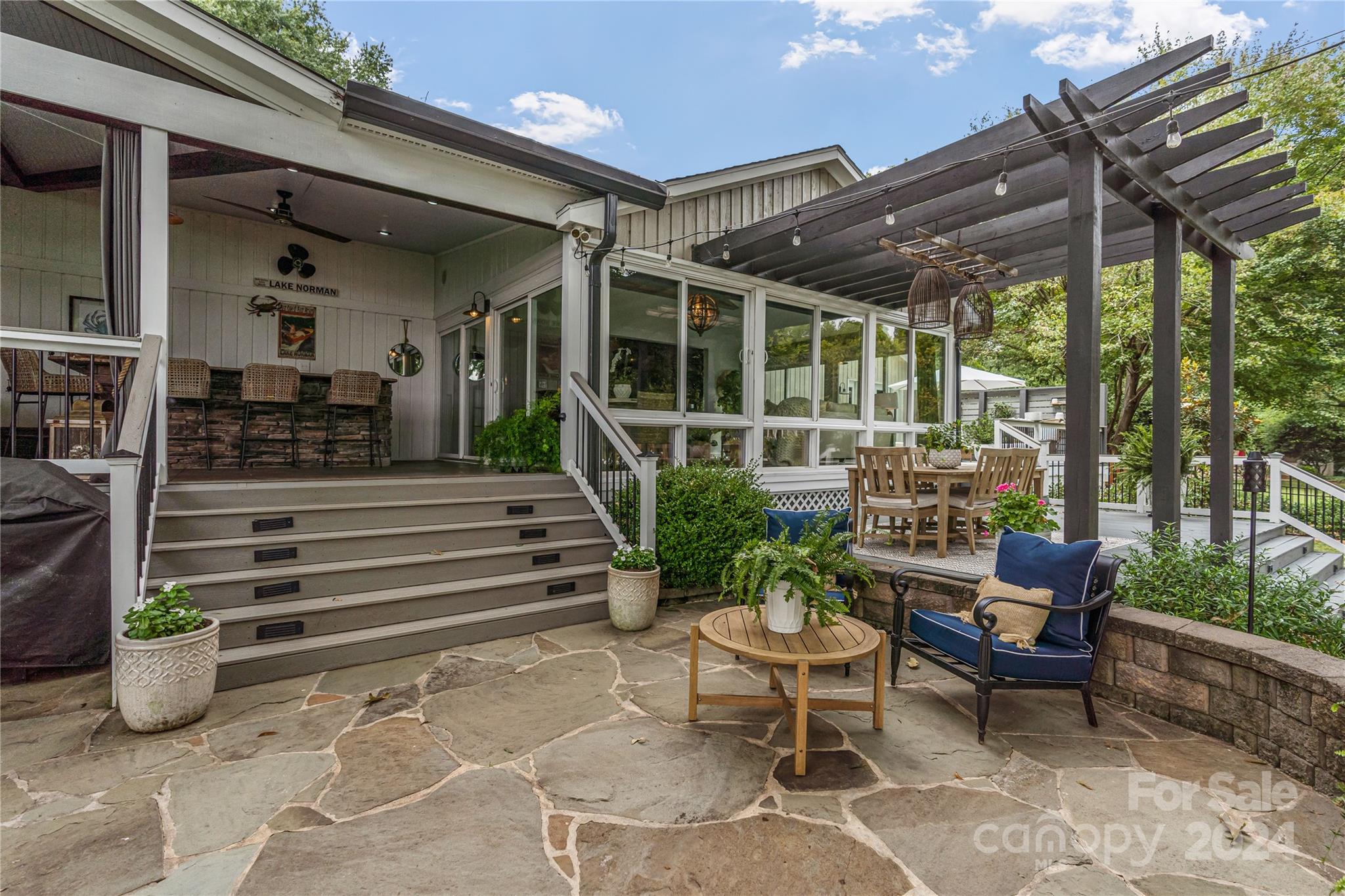 Point Largo - Residential