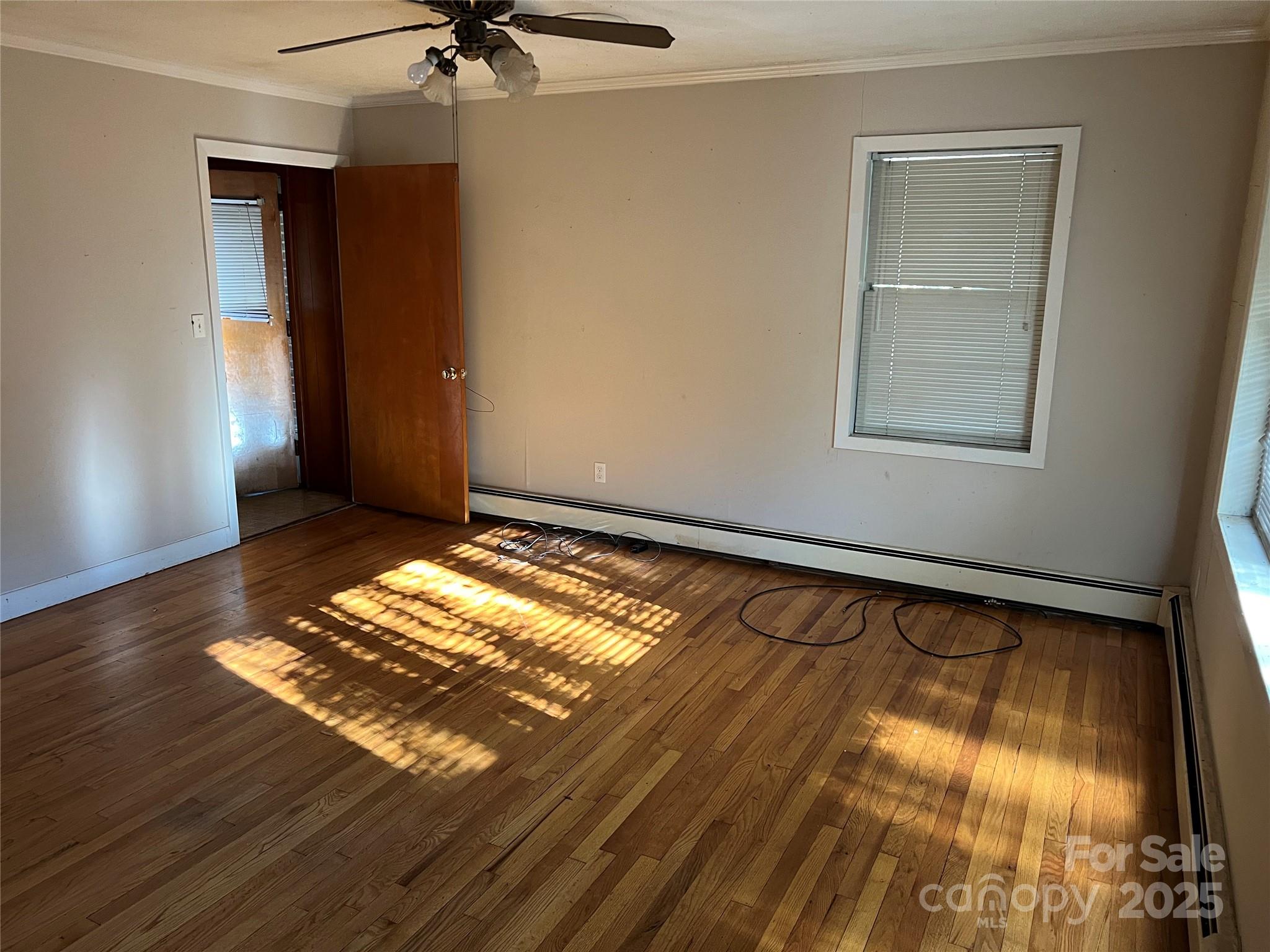 430 E Horah Street E 32