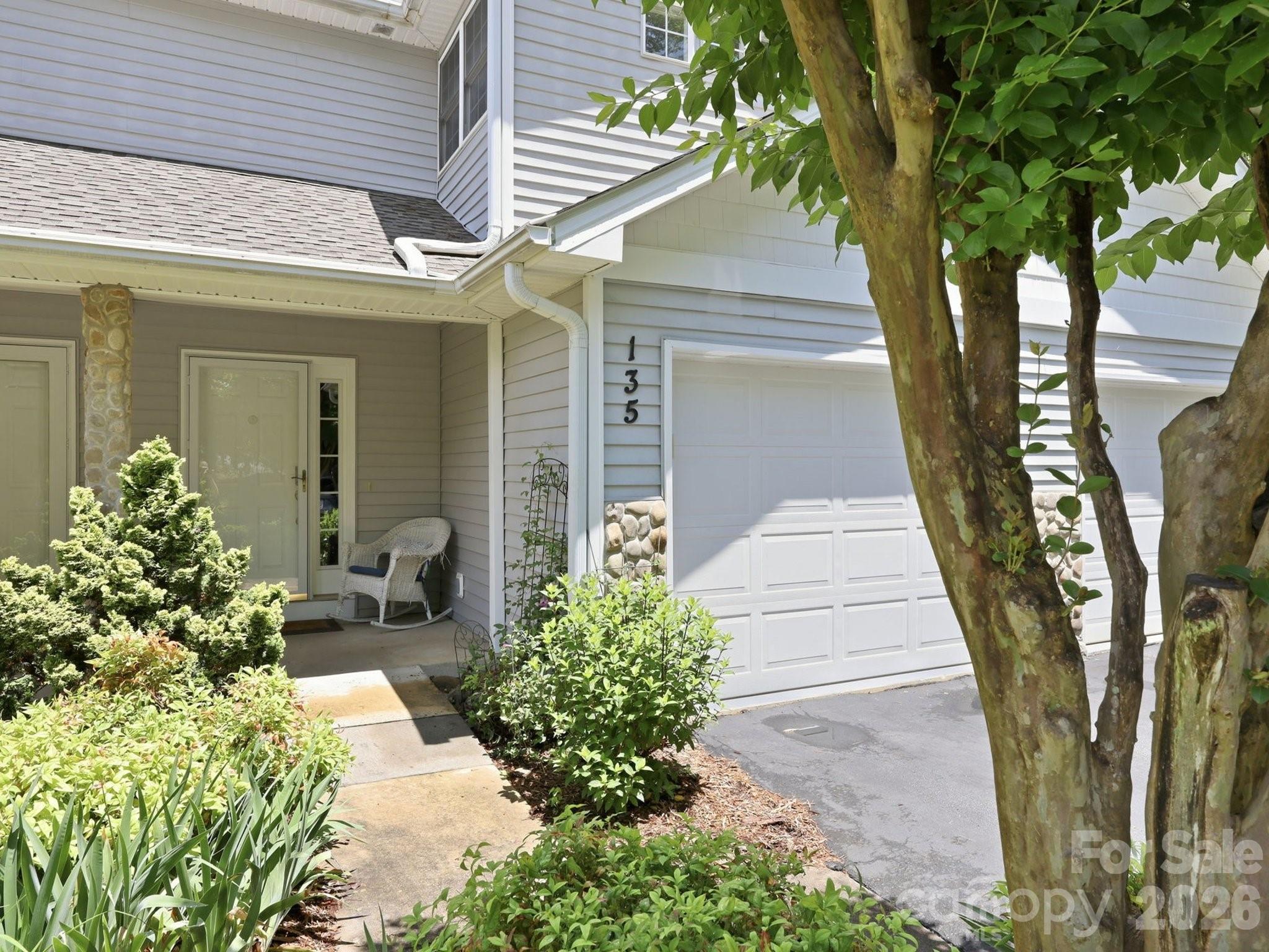 135 Ewarts Pond Road