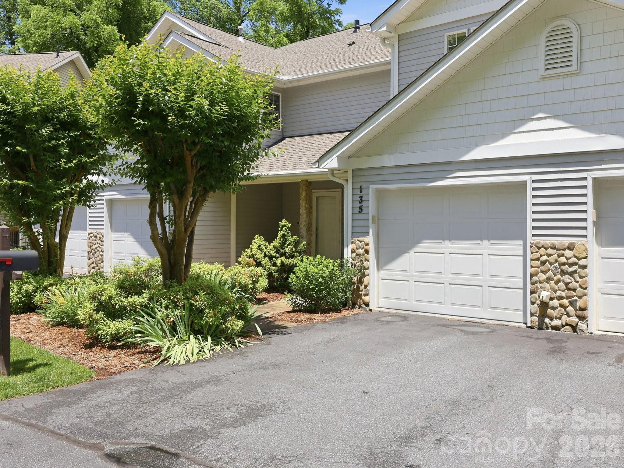 135 Ewarts Pond Road