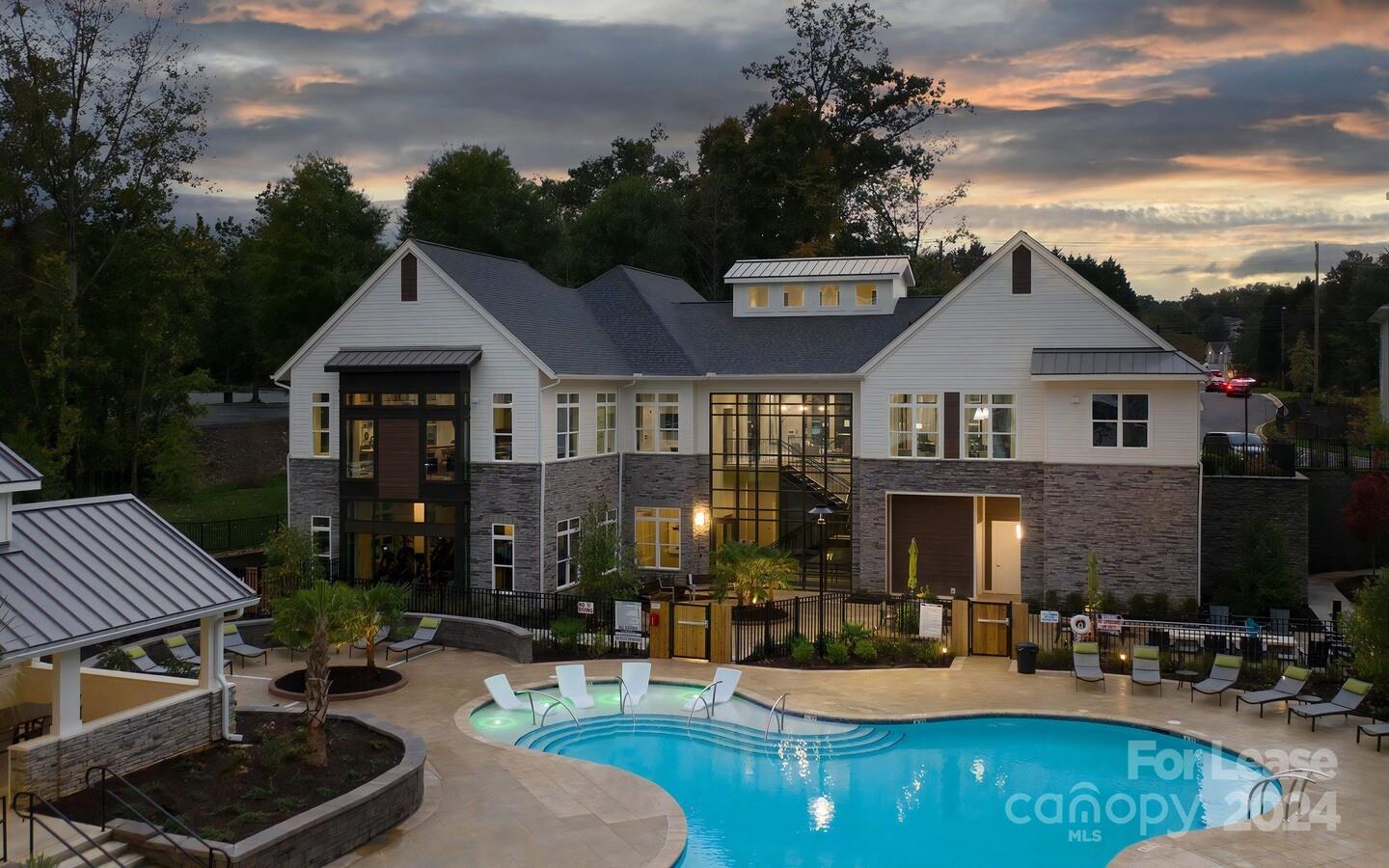 Charlotte, North Carolina 28262, United States, 2 Bedrooms Bedrooms, ,2 BathroomsBathrooms,Residential,Active,39032