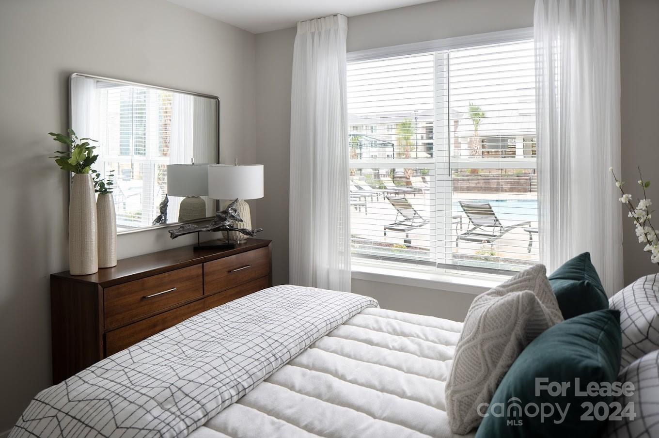 Charlotte, North Carolina 28262, United States, 2 Bedrooms Bedrooms, ,2 BathroomsBathrooms,Residential,Active,39032