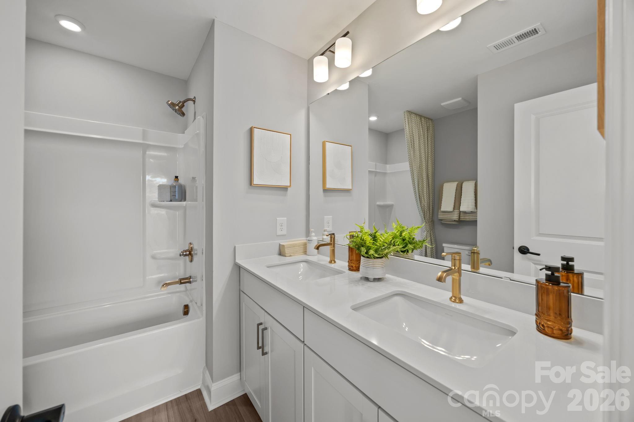 ODELL PARK - Residential