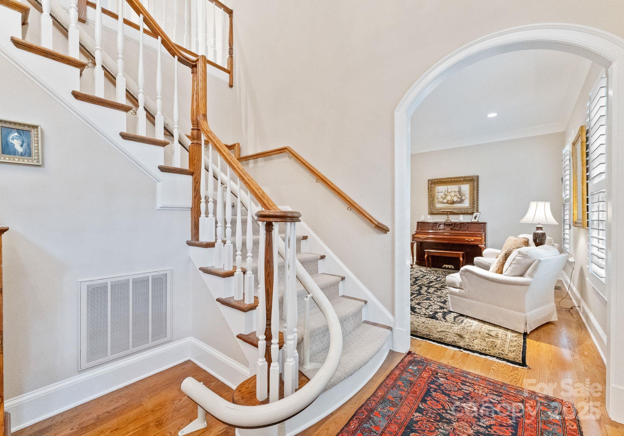 5006 Fairlawn Crescent Court