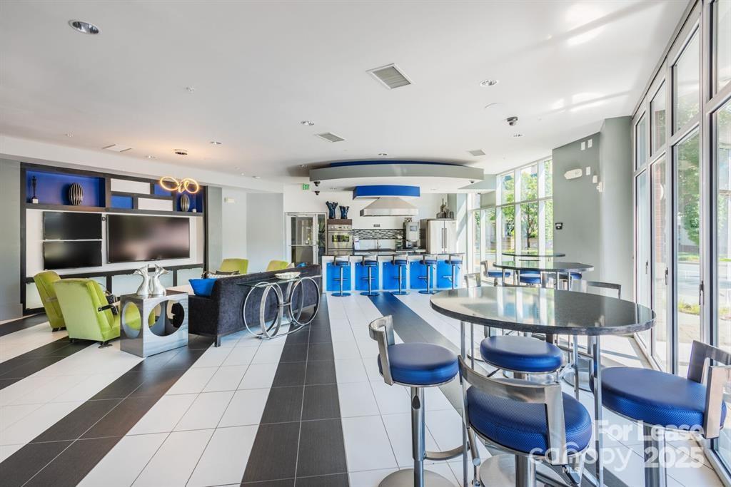 902 West Fourth Street Cedar