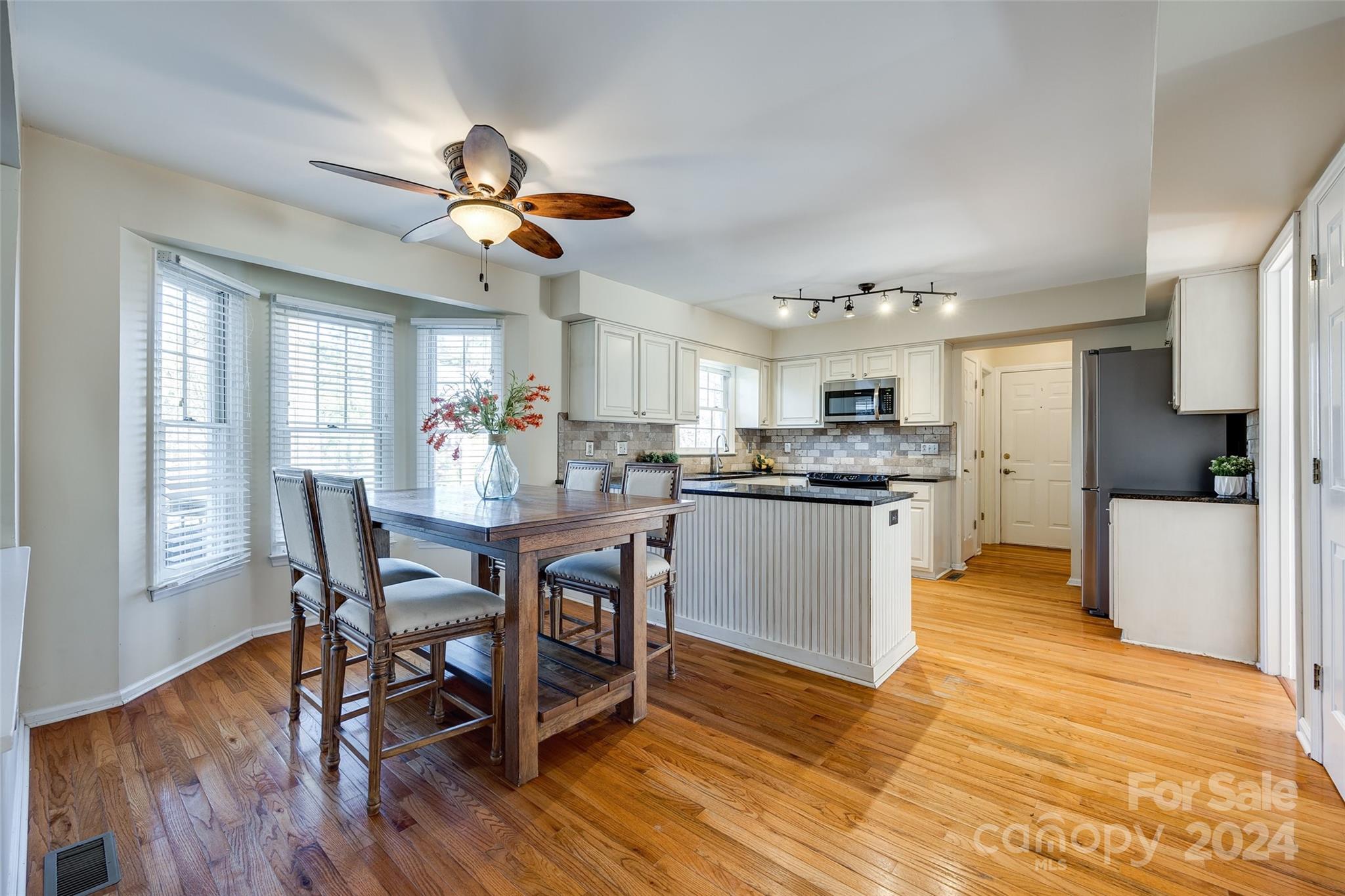 Seven Coves - Residential