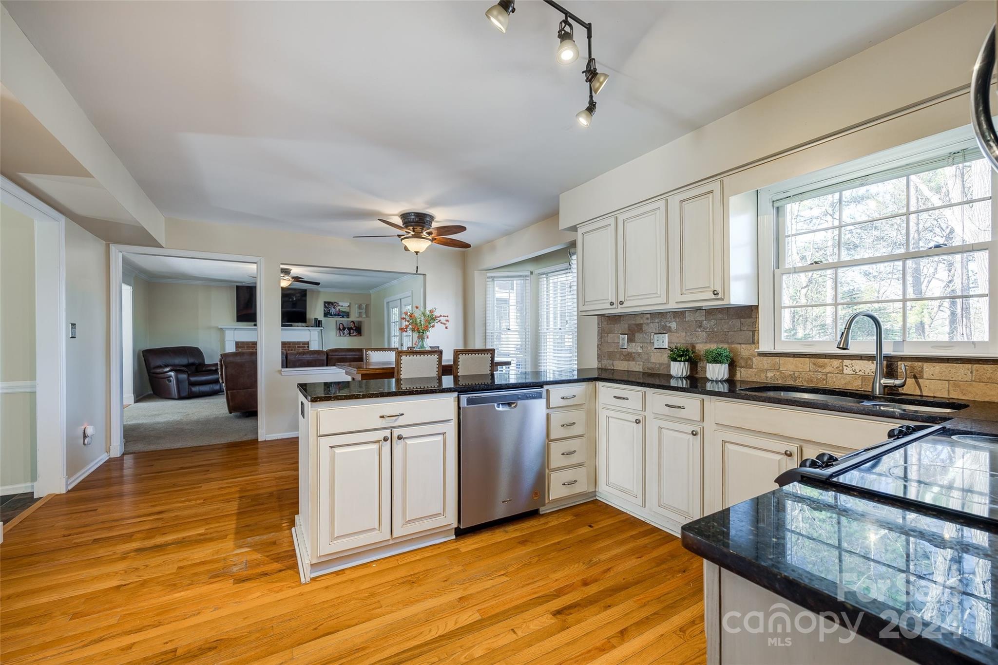 Seven Coves - Residential