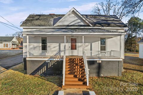 Photo of 526 Graham Street, Albemarle, NC 28001 (MLS # 4327658)
