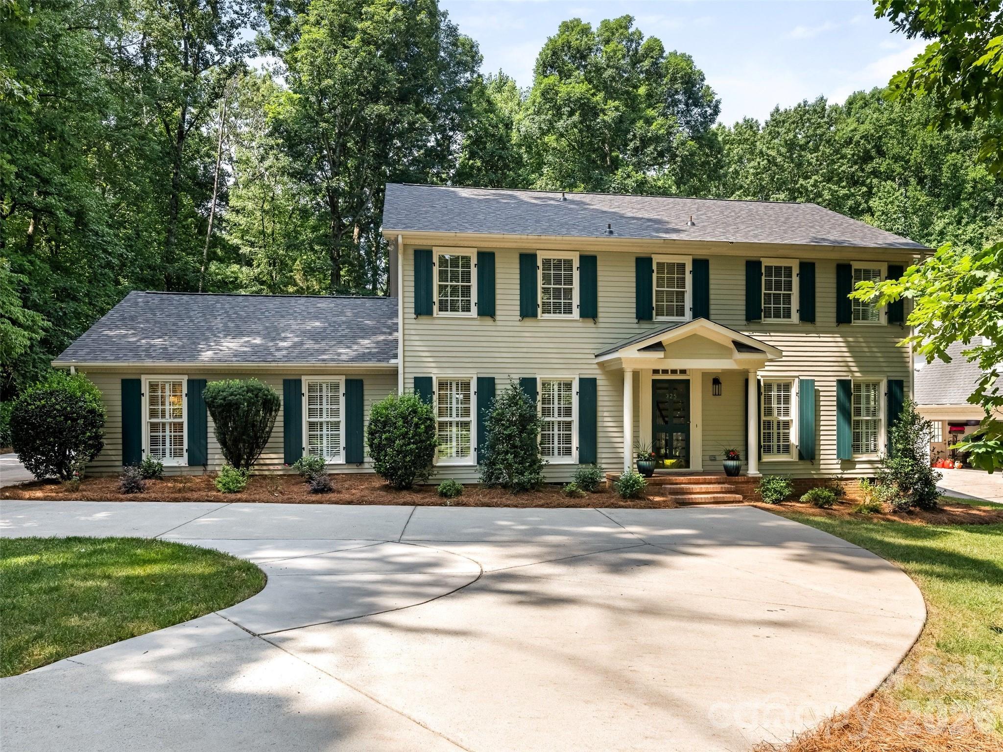 325 Stratfordshire Drive