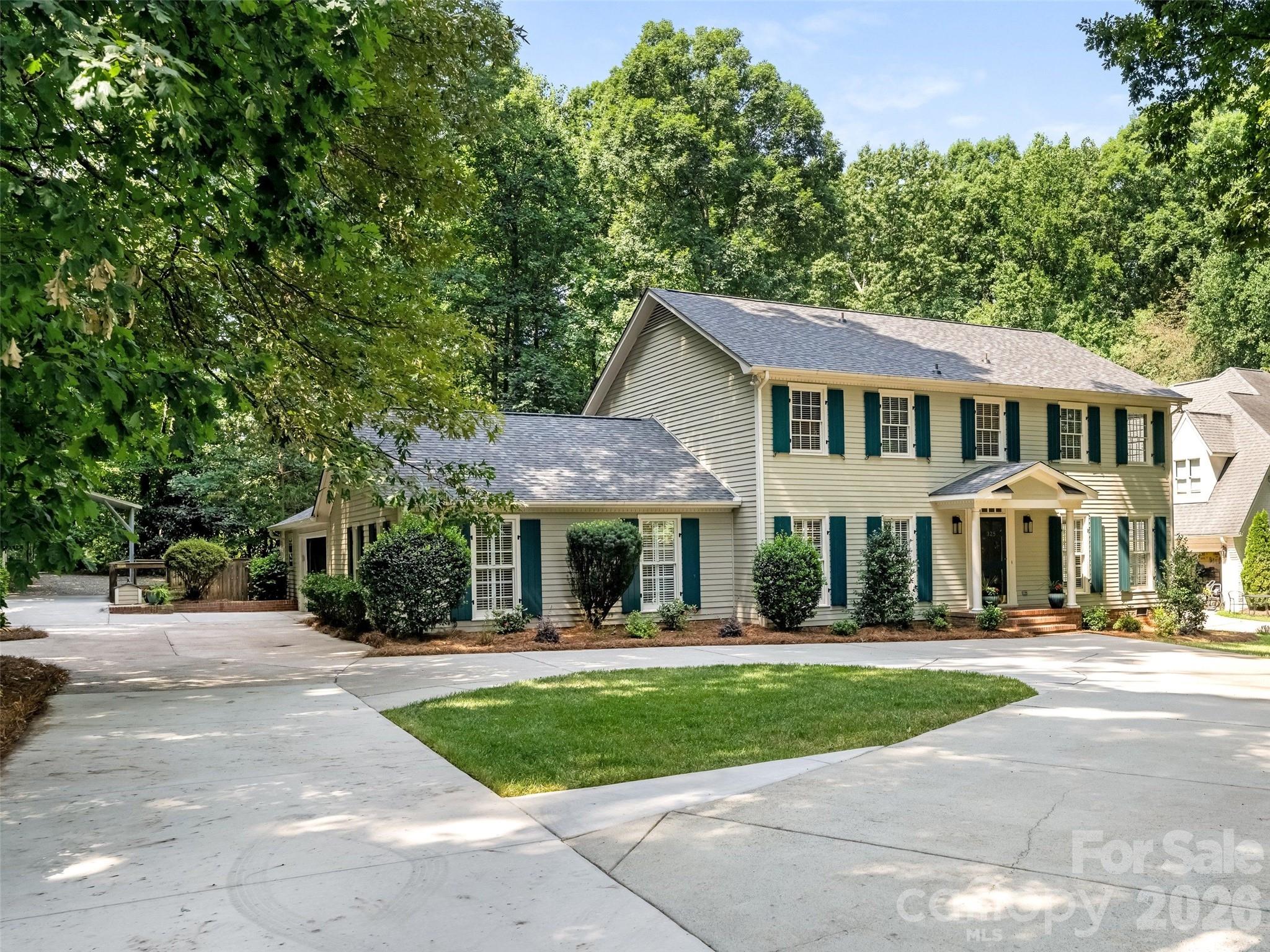 325 Stratfordshire Drive