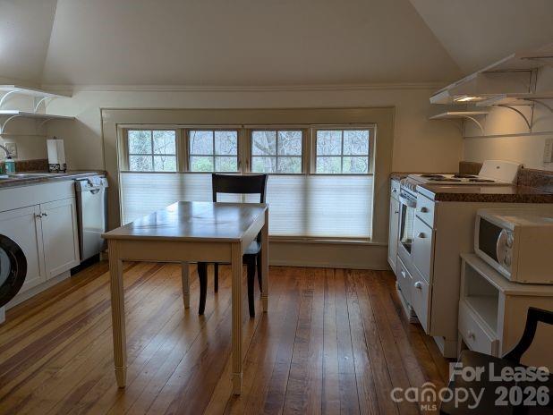 220 Melrose Circle Apt 2