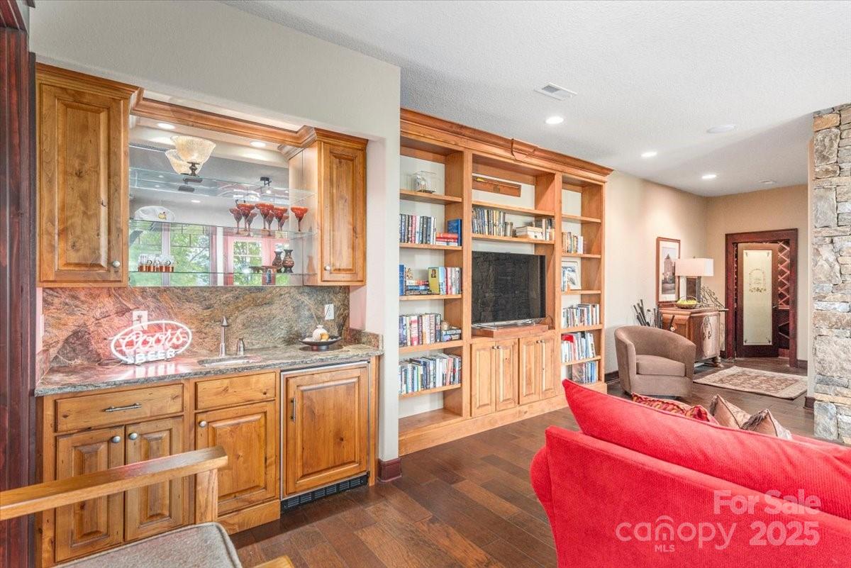 Laurel Ridge Country Club - Residential