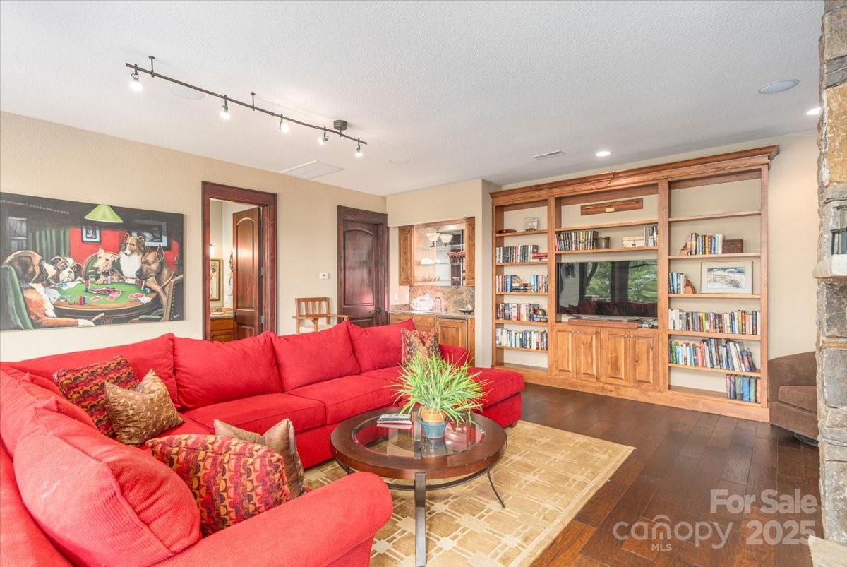 Laurel Ridge Country Club - Residential