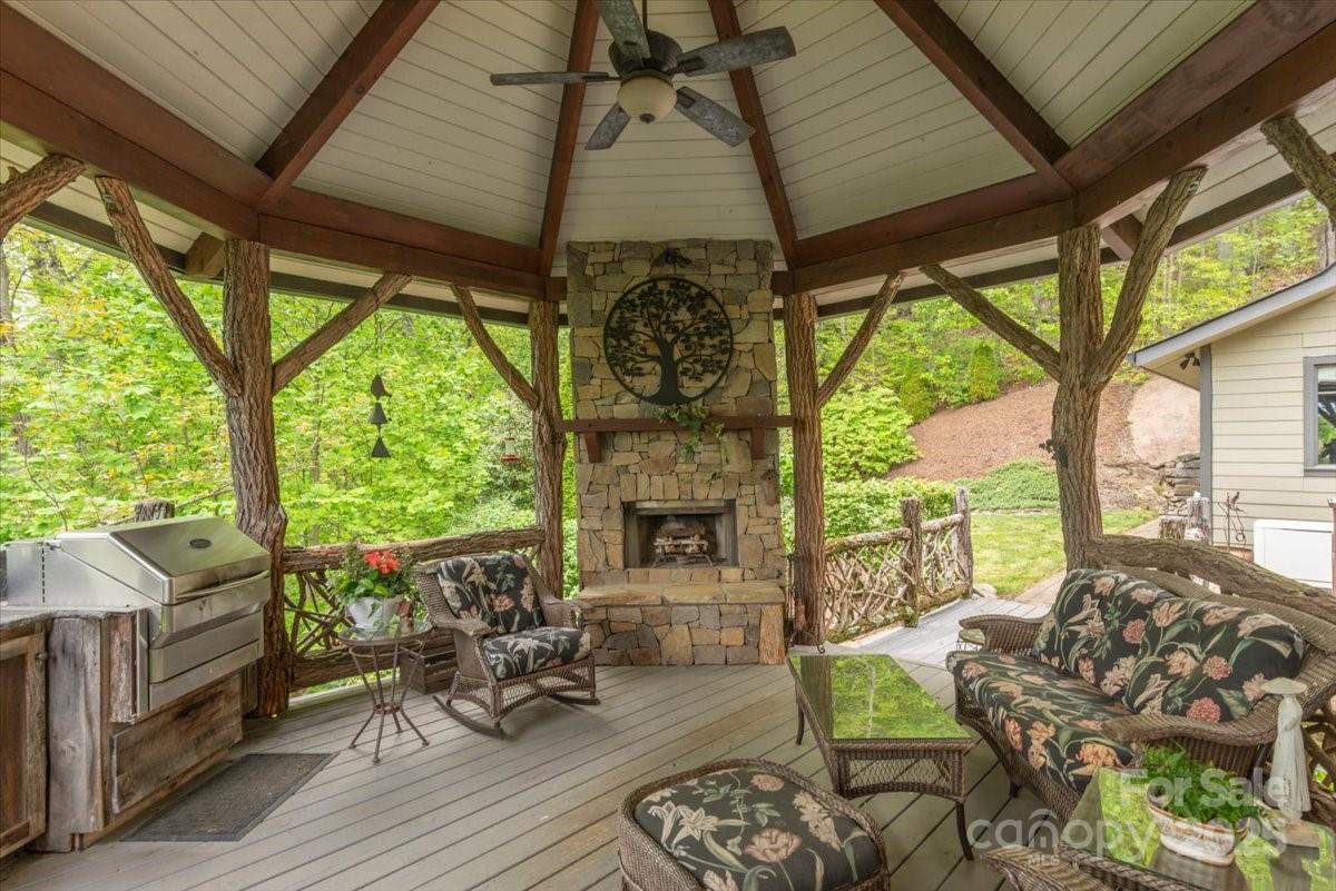 Laurel Ridge Country Club - Residential