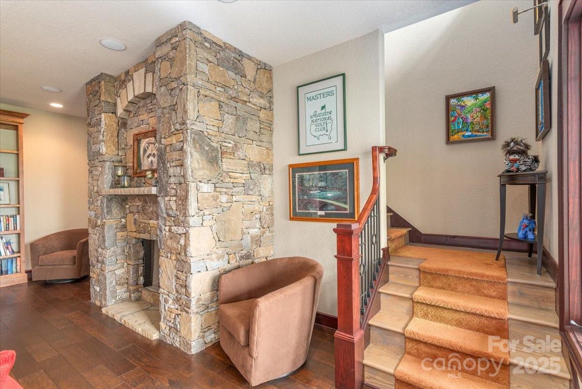 Laurel Ridge Country Club - Residential