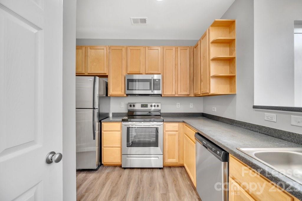 Renaissance Townhome Lofts Condo - Residential Lease