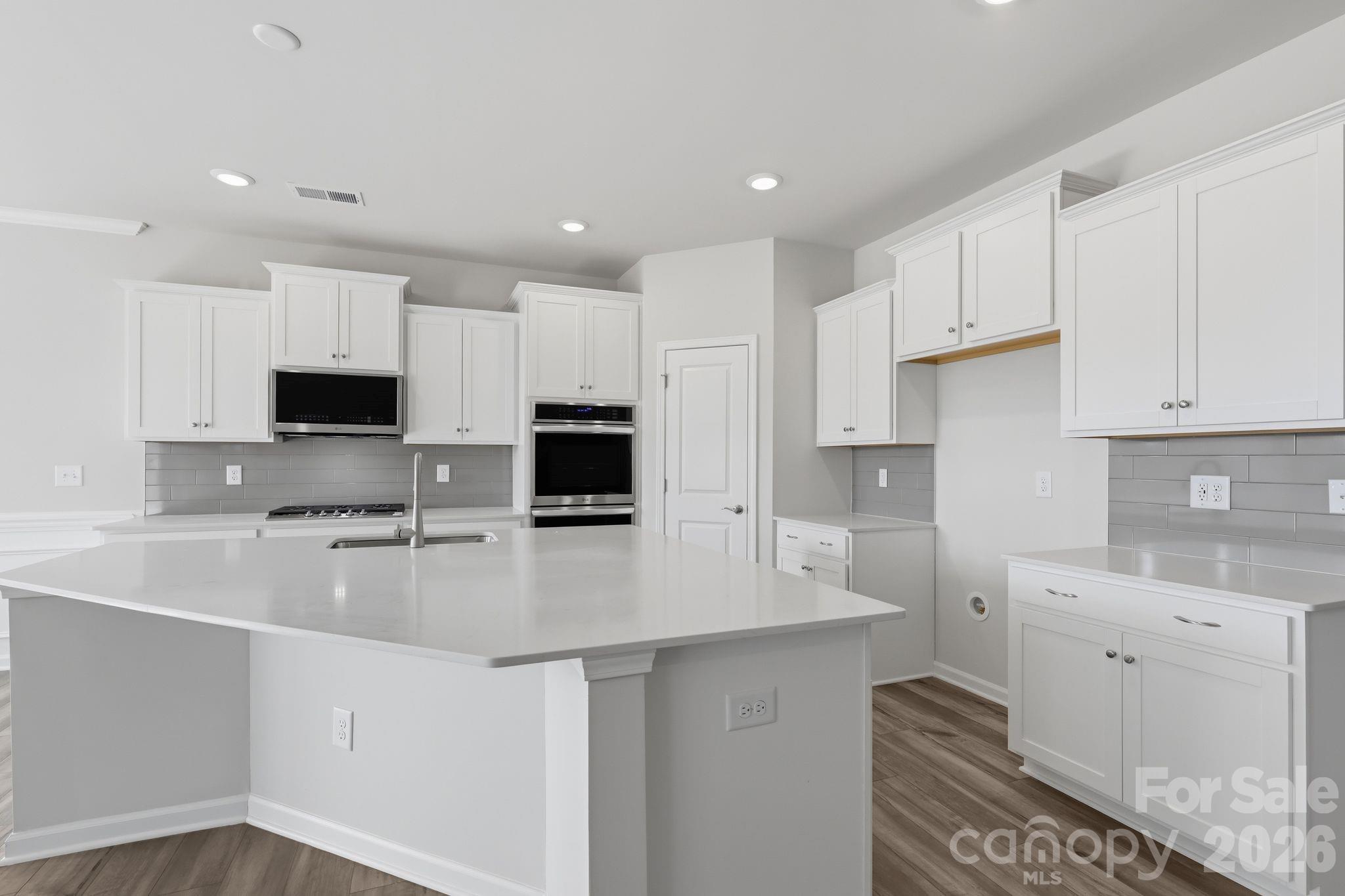 Roselyn - Residential