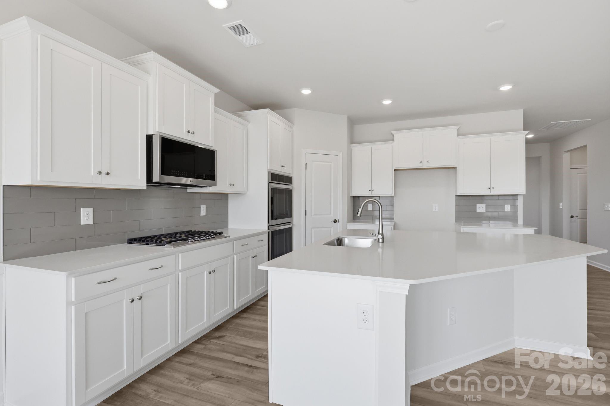 Roselyn - Residential