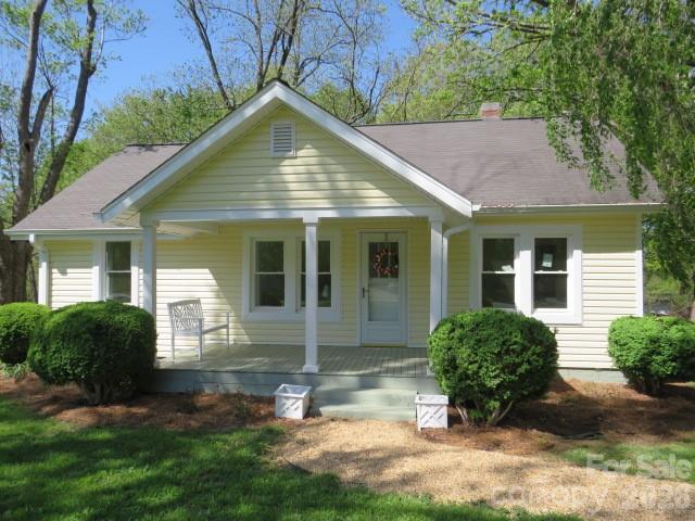 736 Country Club Drive