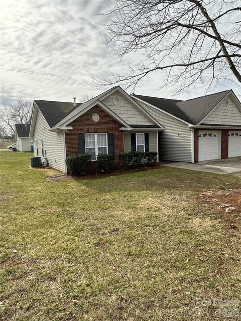 Photo of 215 Edinburgh Court, Mount Holly, NC 28120 (MLS # 4436610)