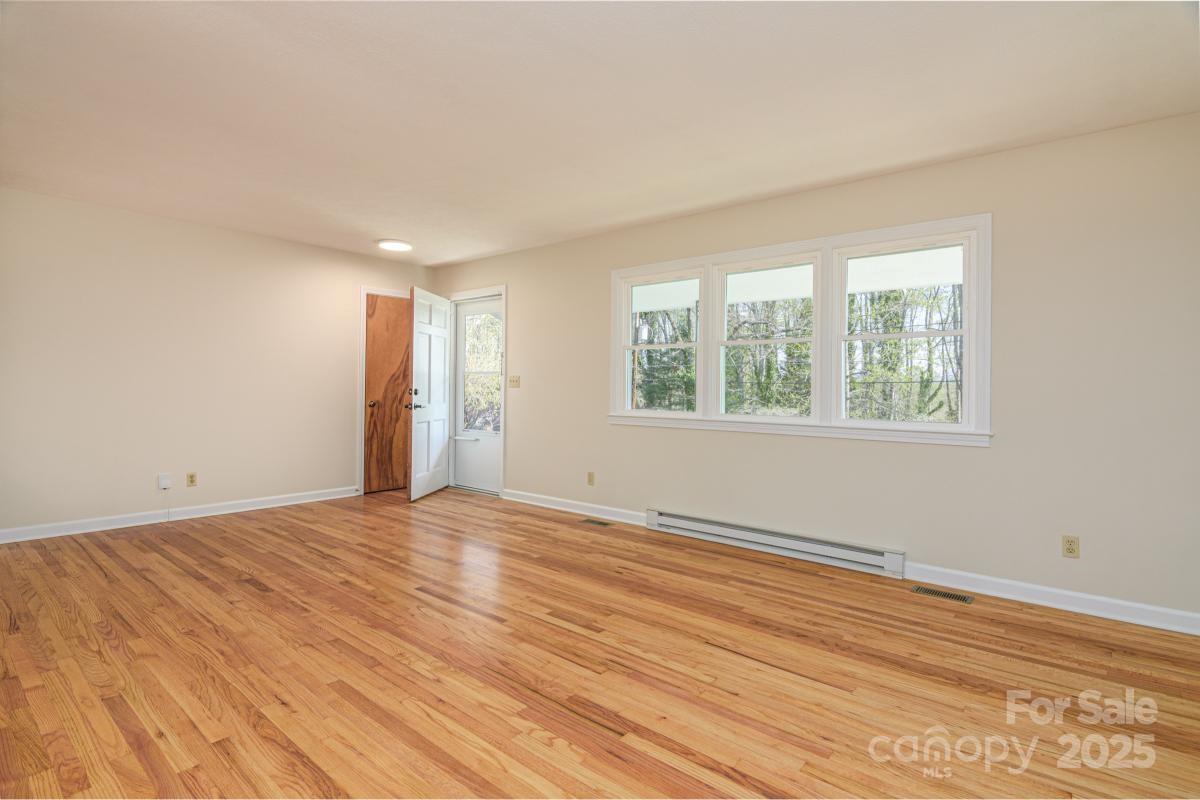 1207 Pinebrook Circle