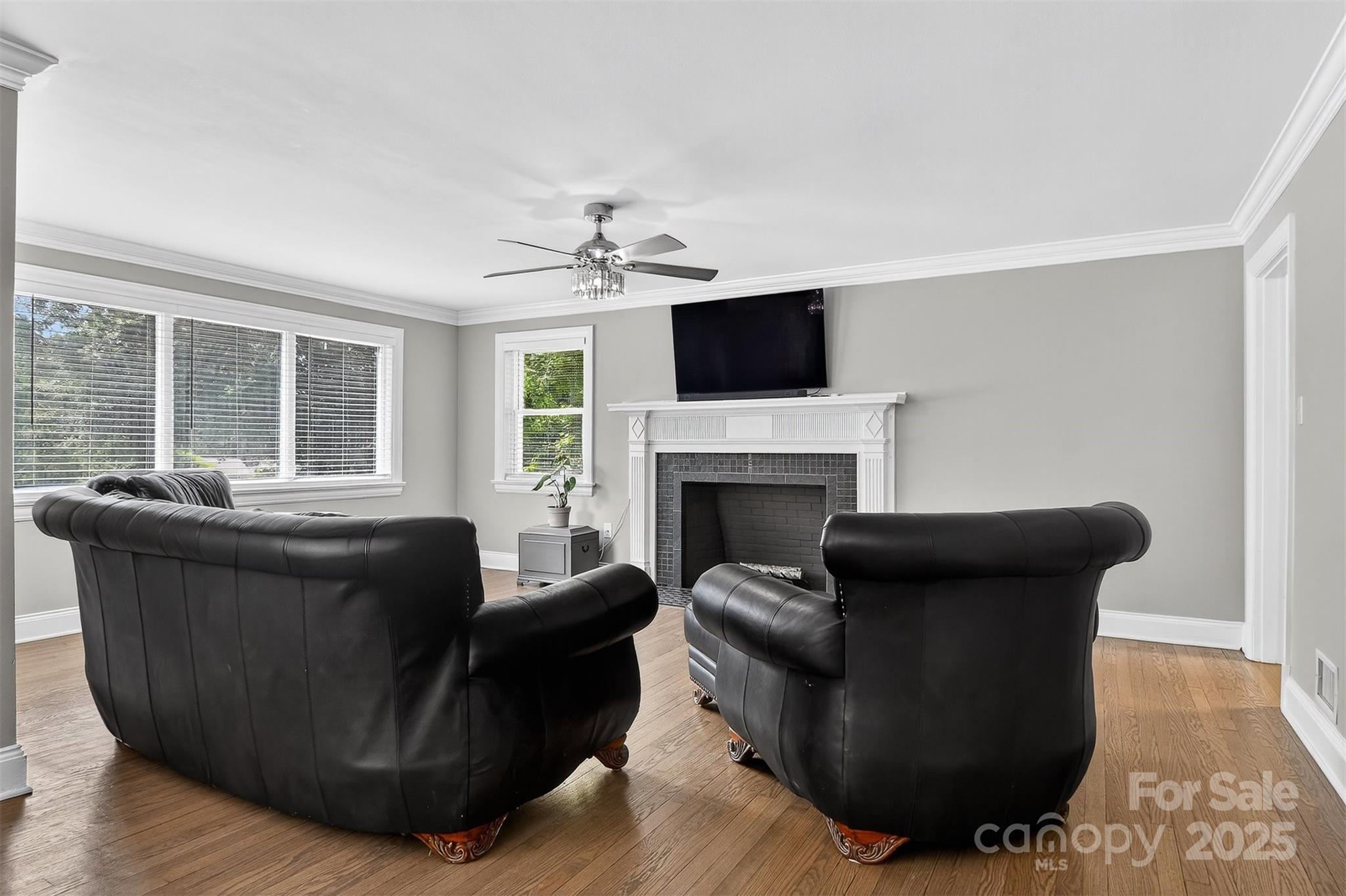 3127 N Center Street