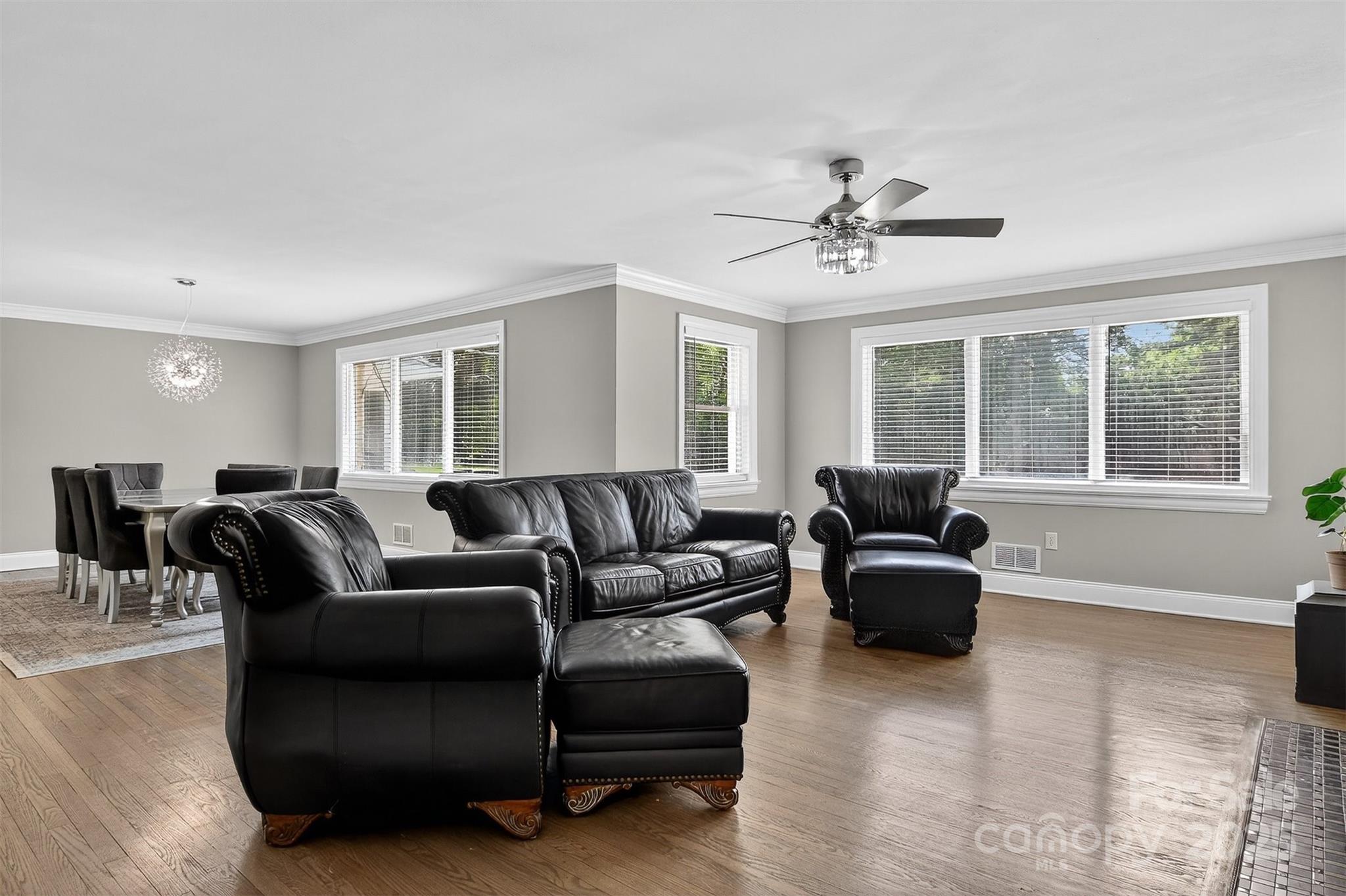 3127 N Center Street