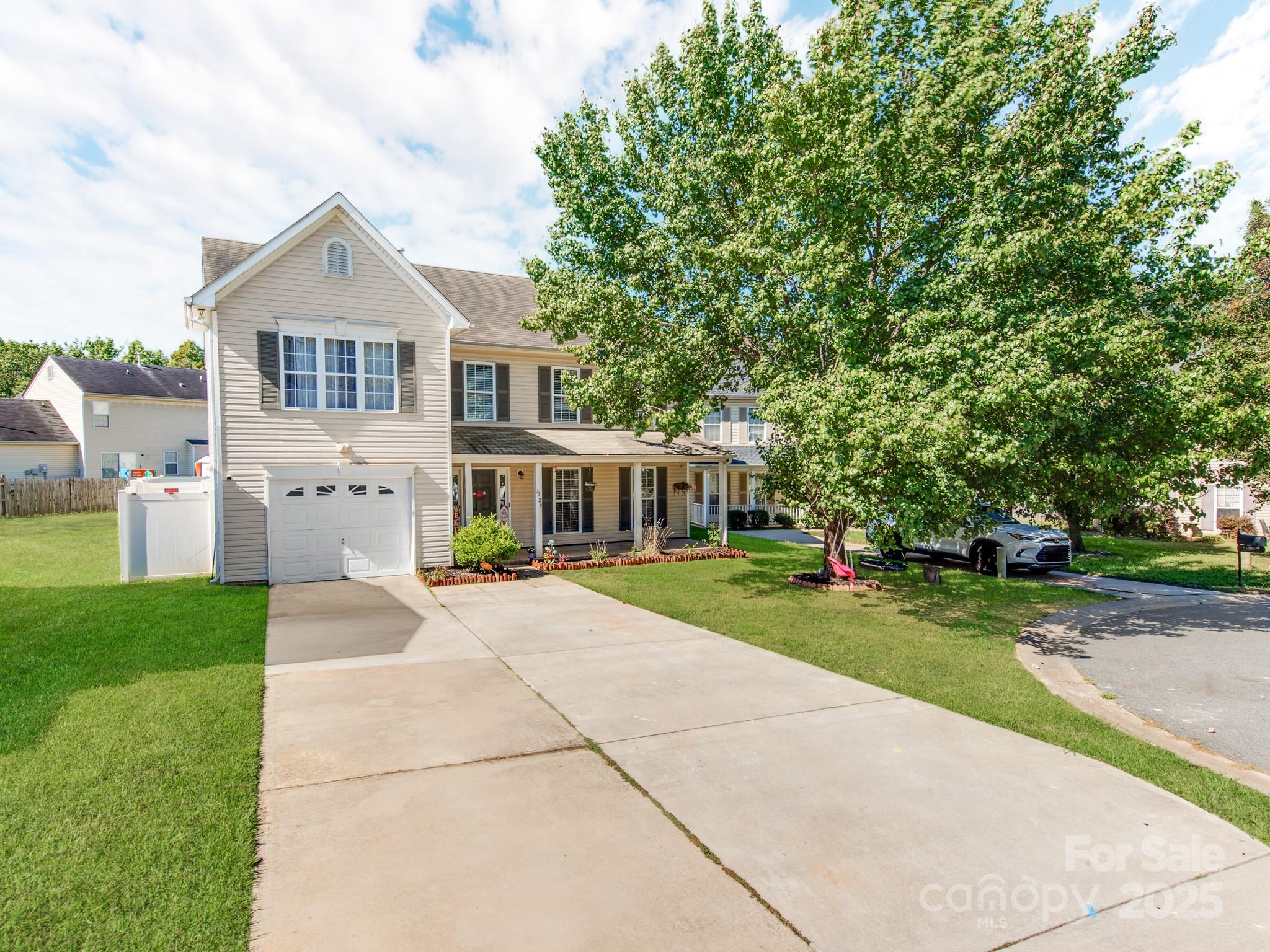 7125 Roaming Path Court