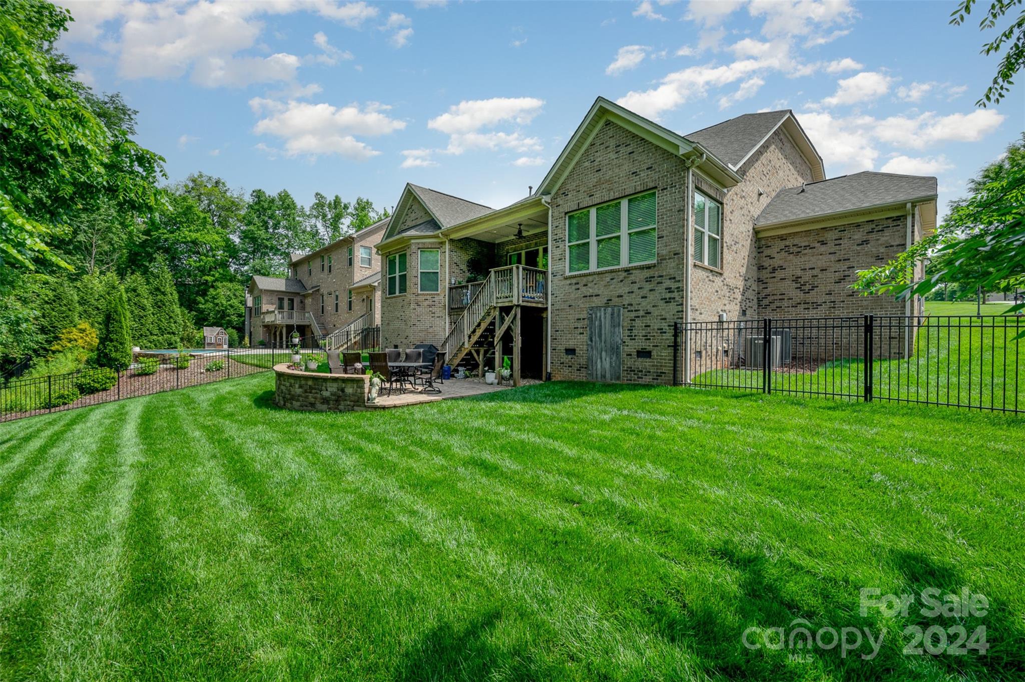 Barber Rock - Residential