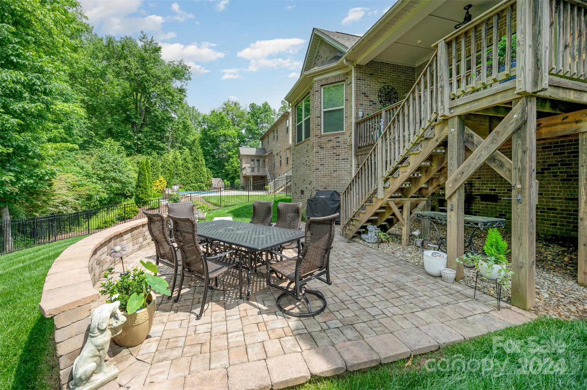 Barber Rock - Residential