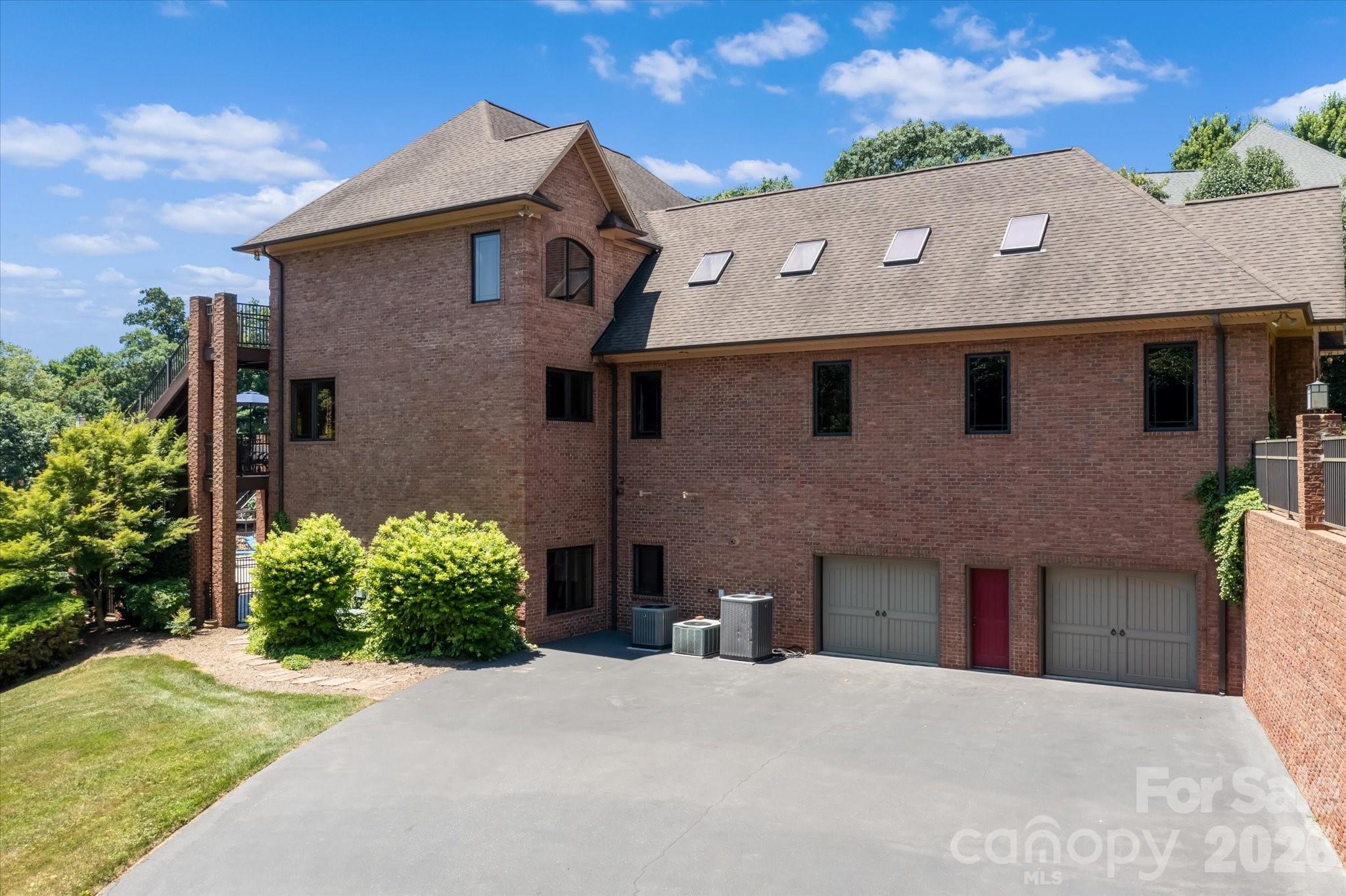 Olivers Landing - Residential