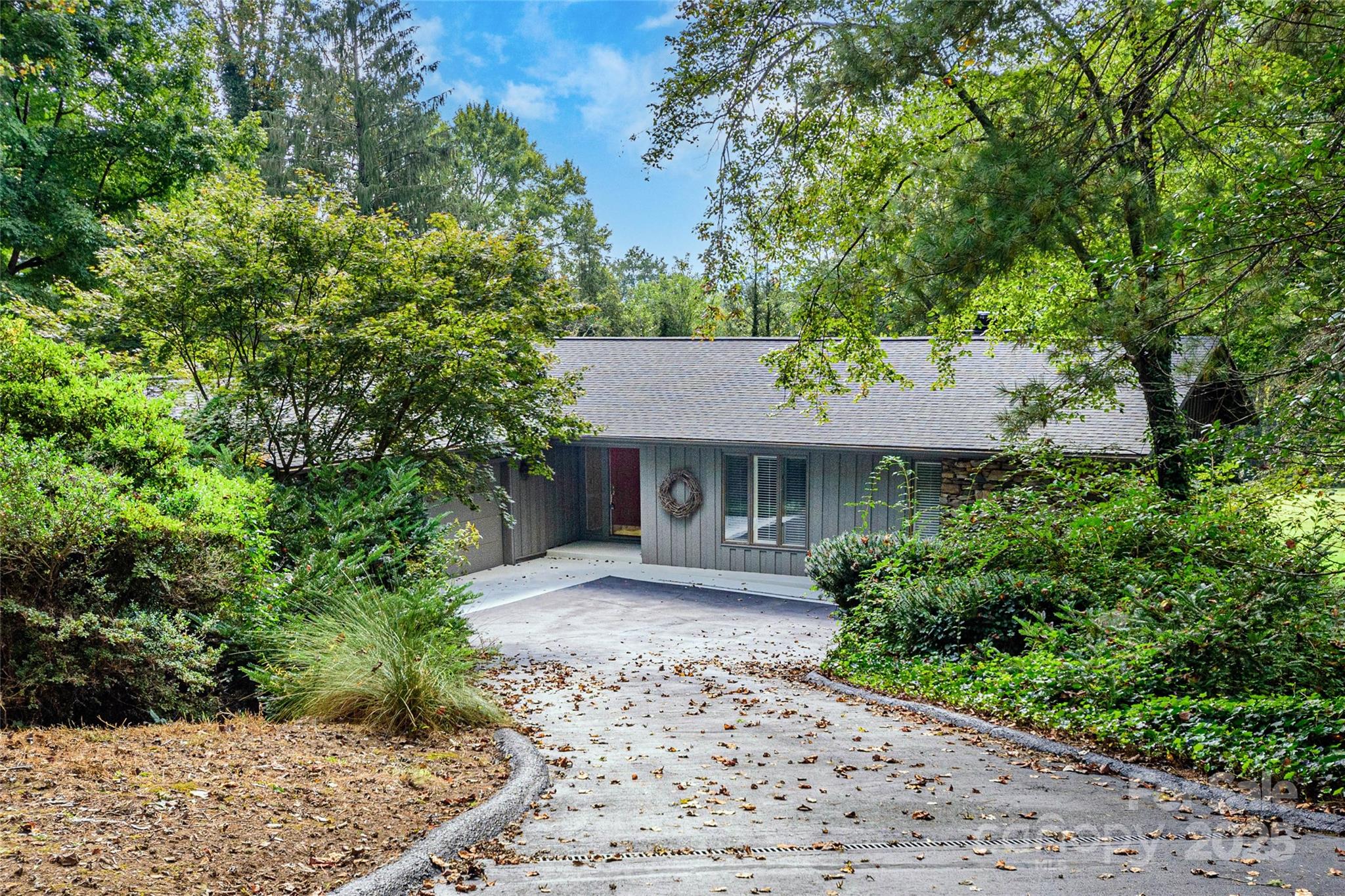 32 W Fairway Drive