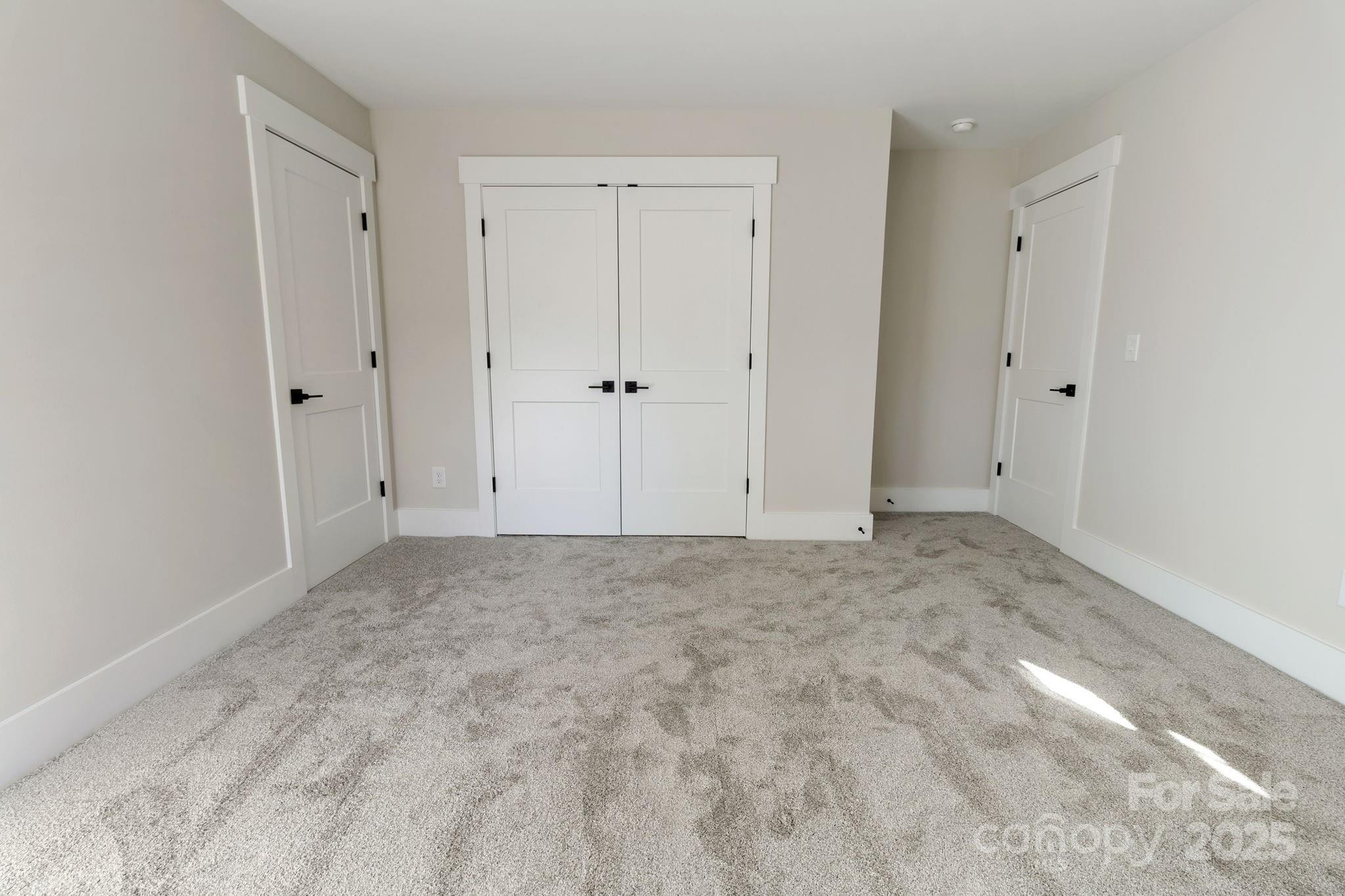 Royal Pines - Residential