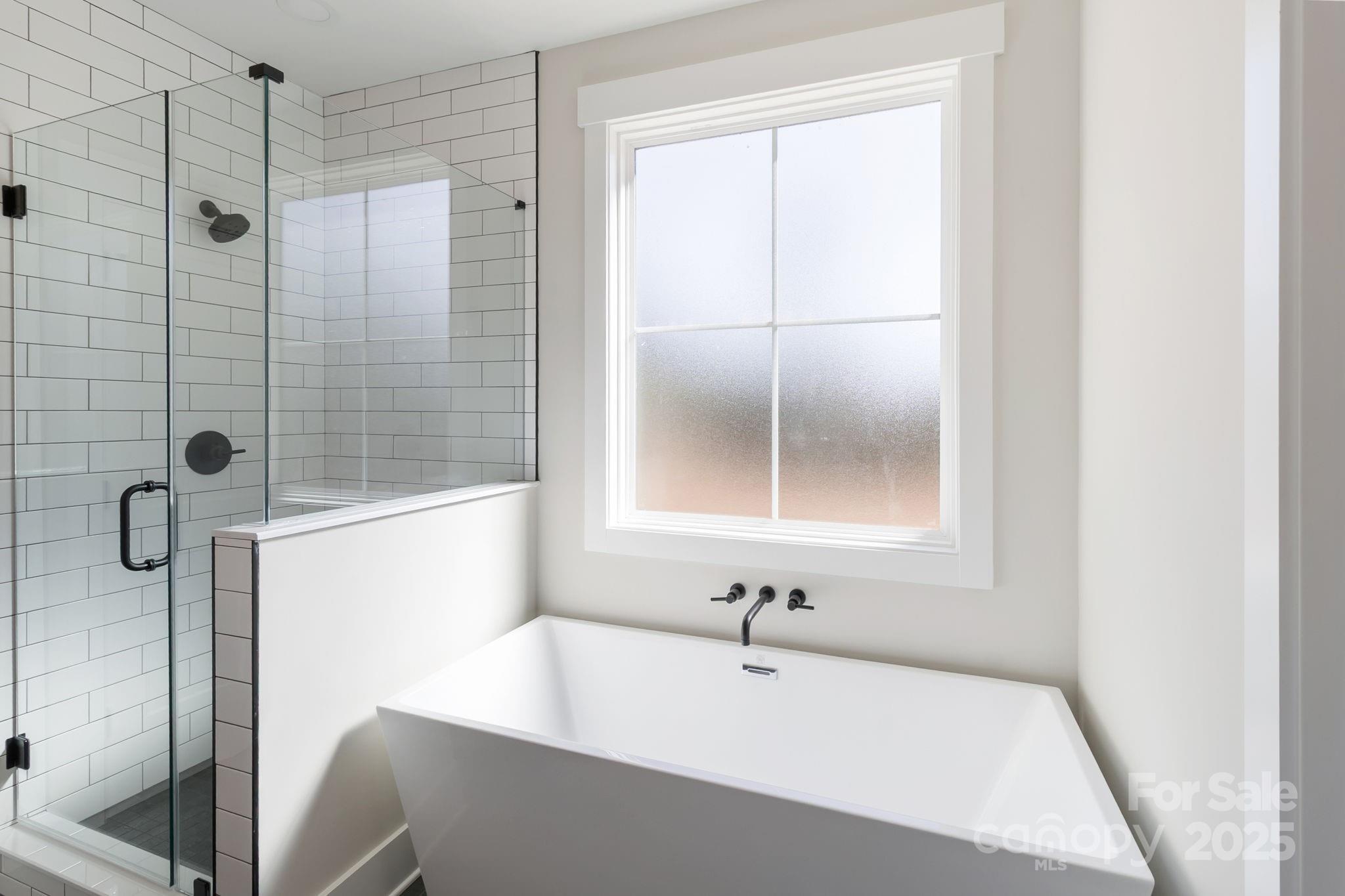 Royal Pines - Residential