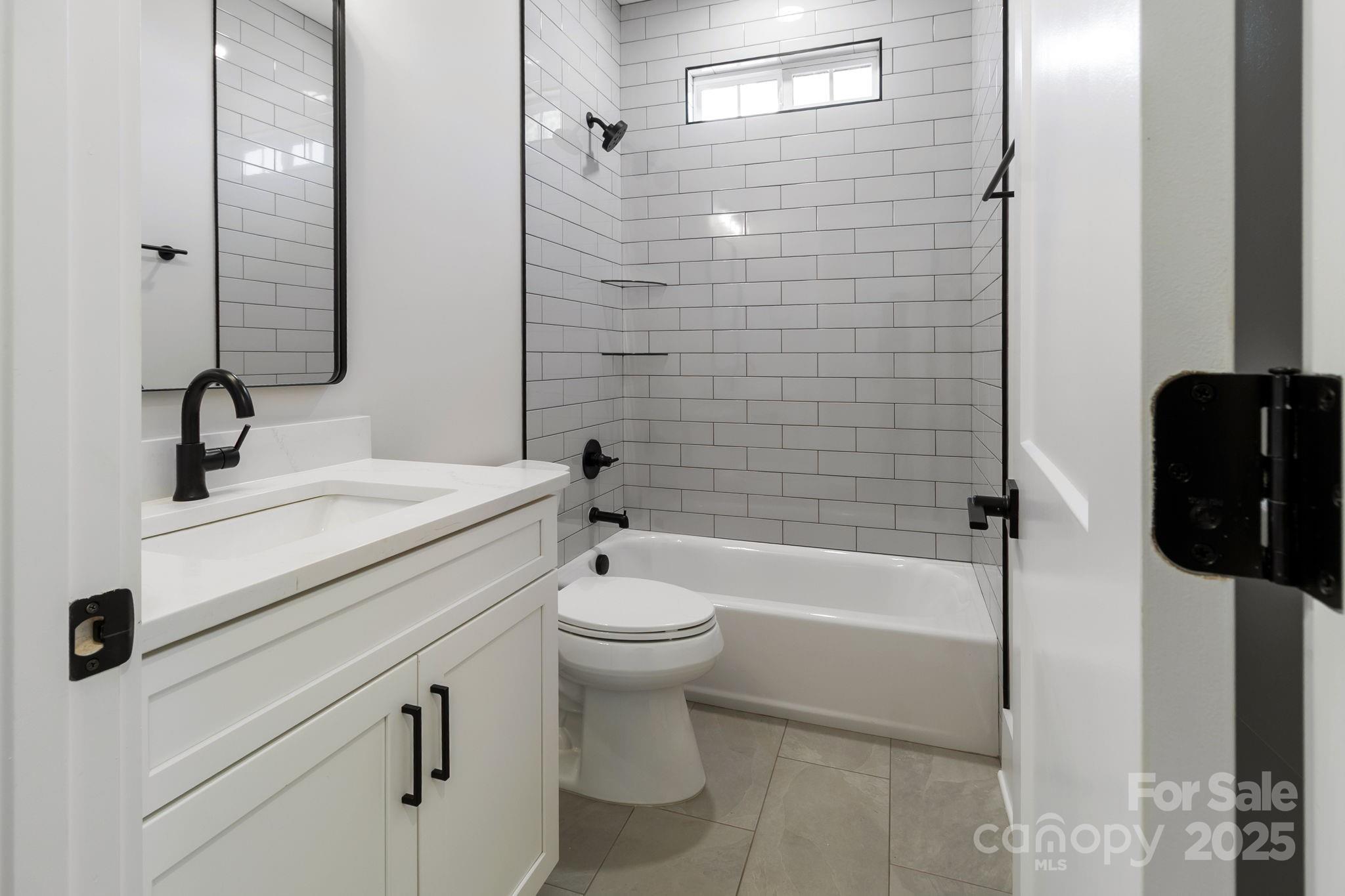 Royal Pines - Residential