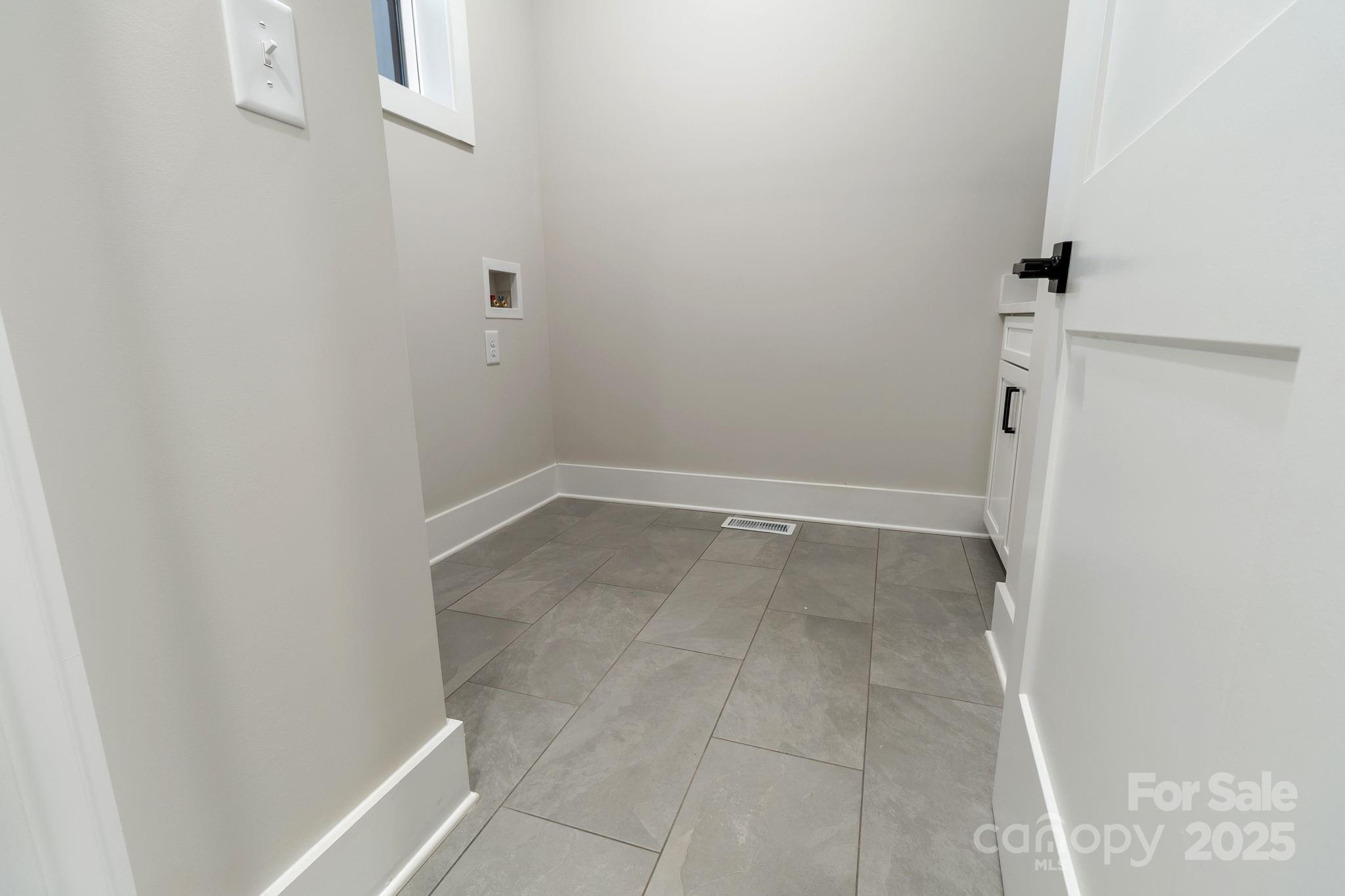 Royal Pines - Residential