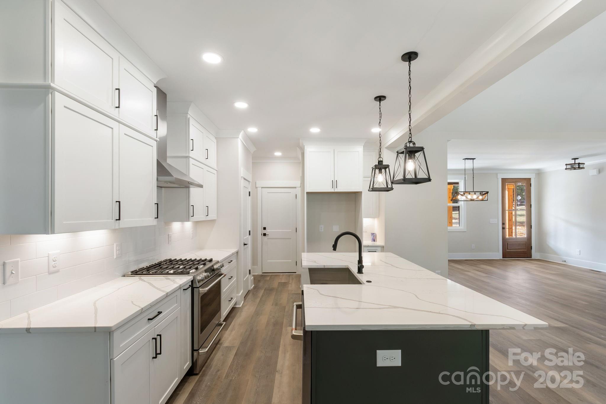 Royal Pines - Residential