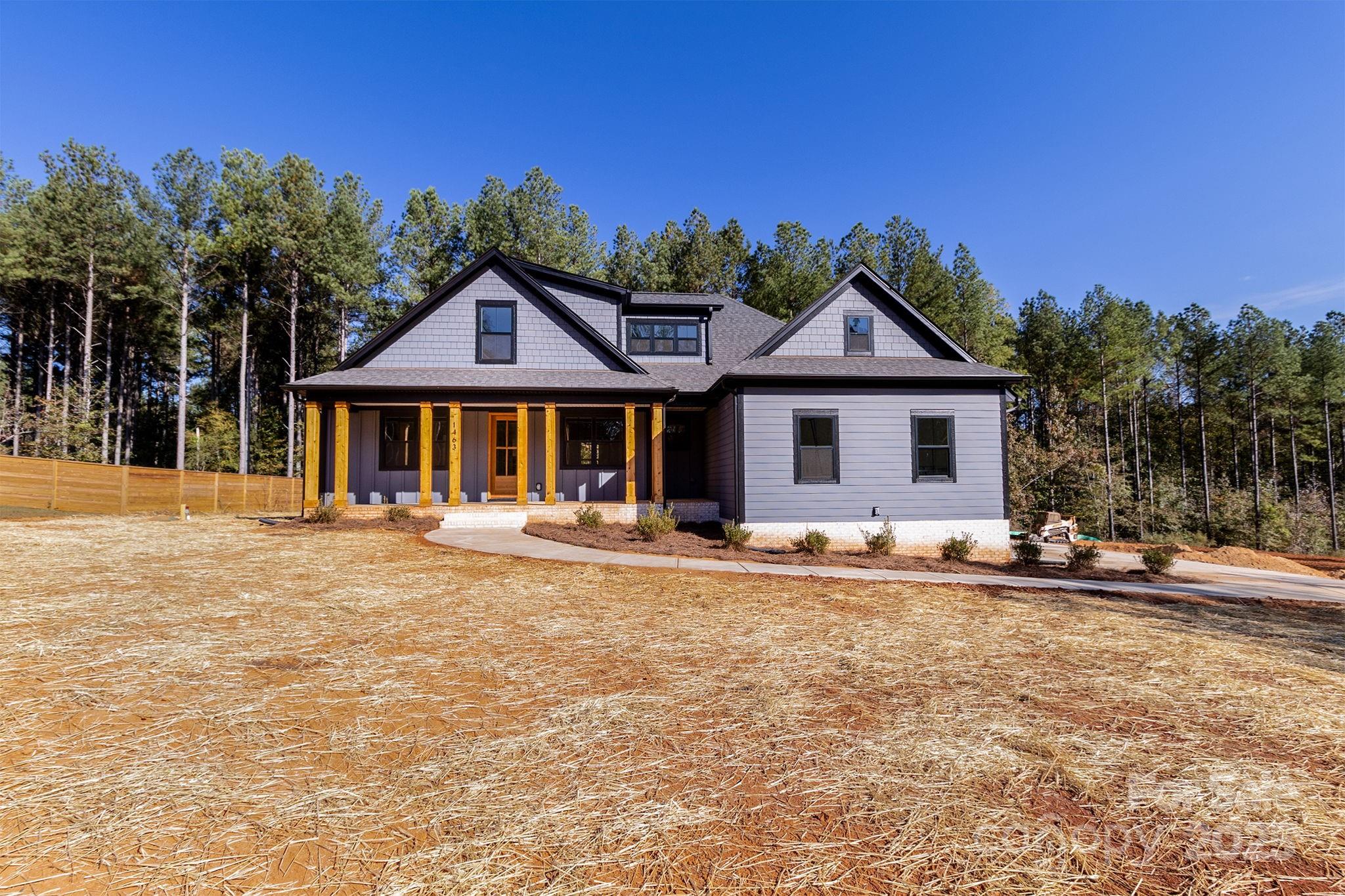 Royal Pines - Residential