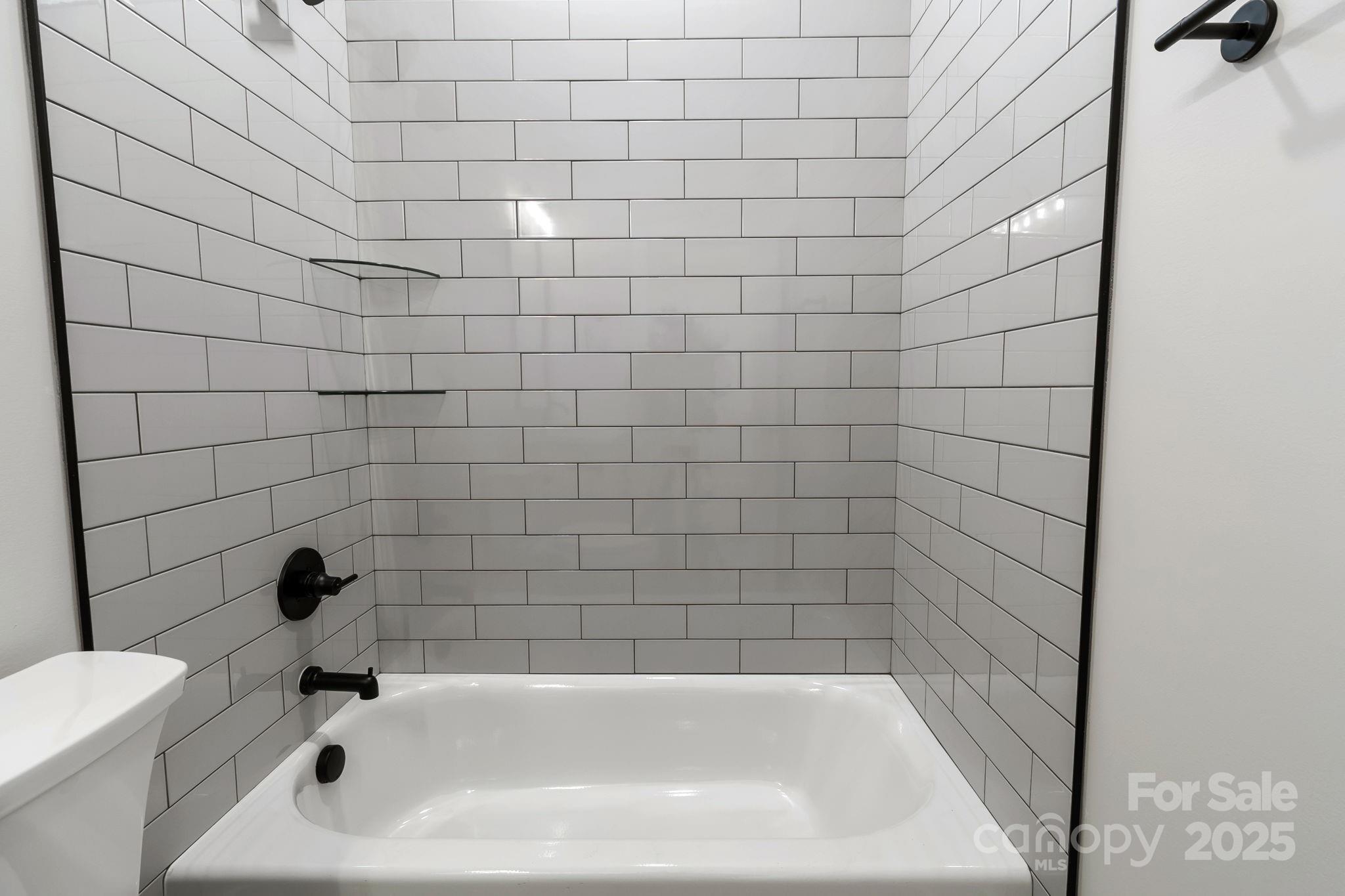 Royal Pines - Residential