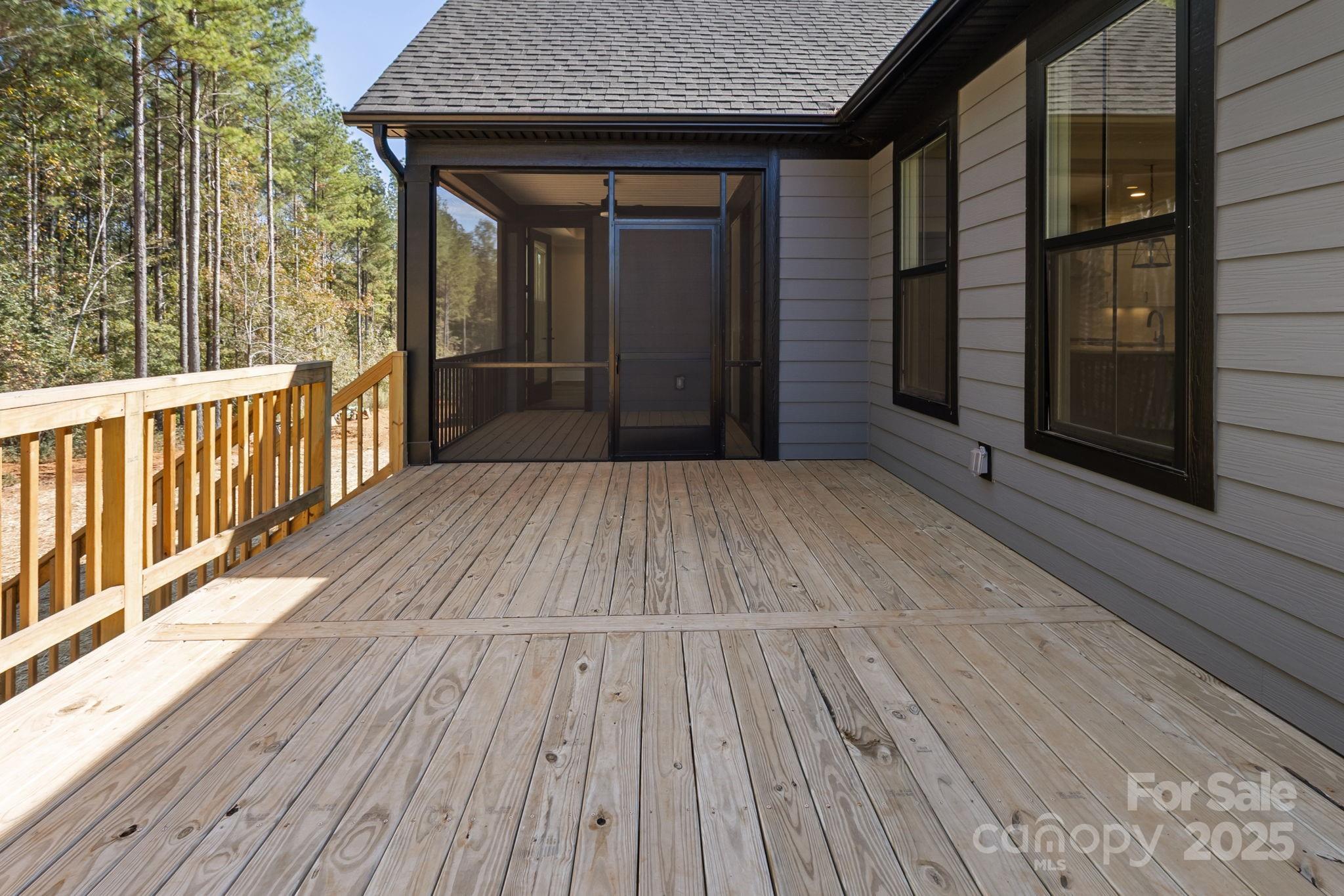 Royal Pines - Residential