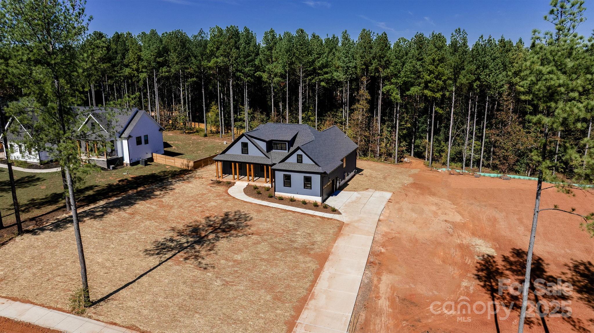 Royal Pines - Residential