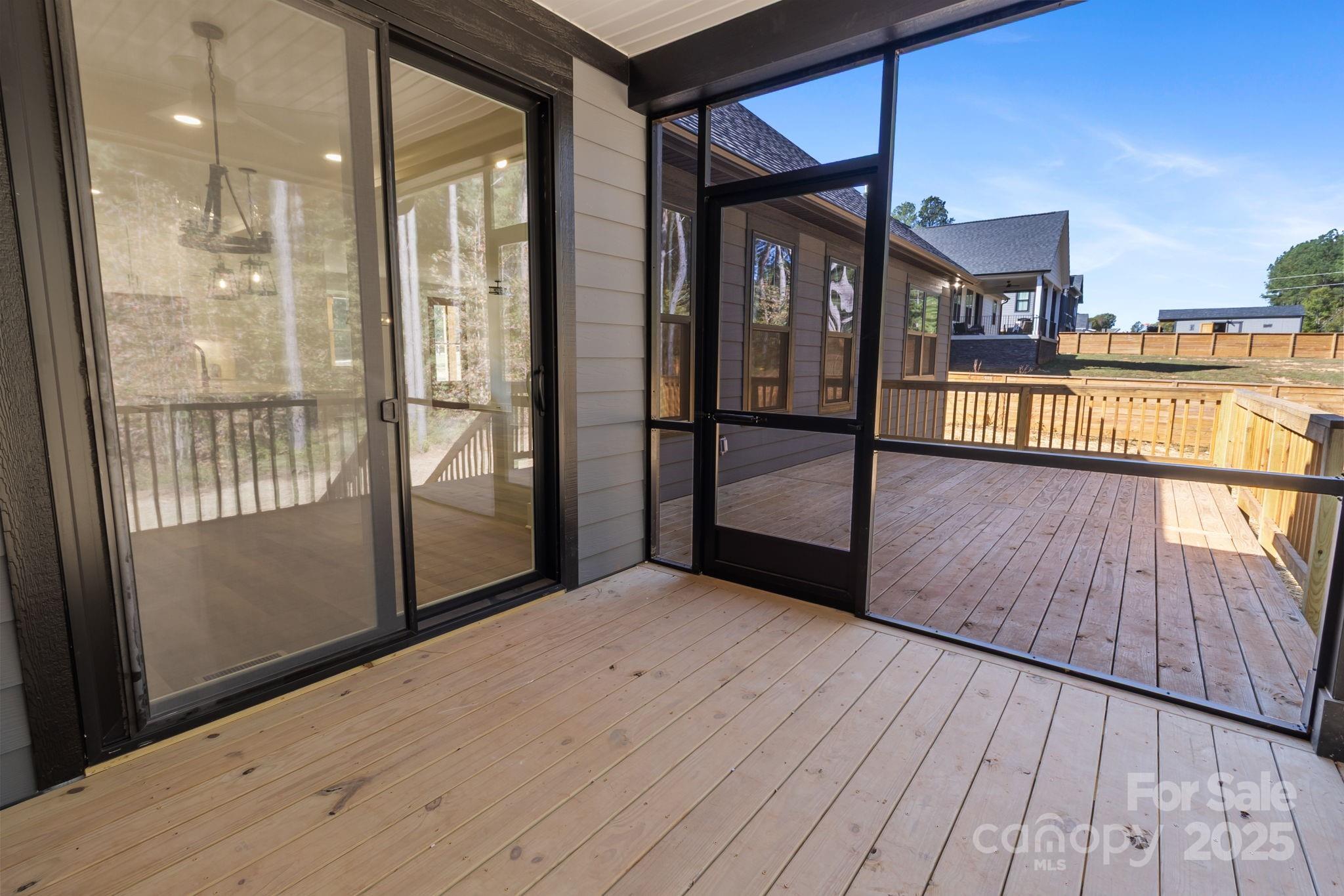 Royal Pines - Residential