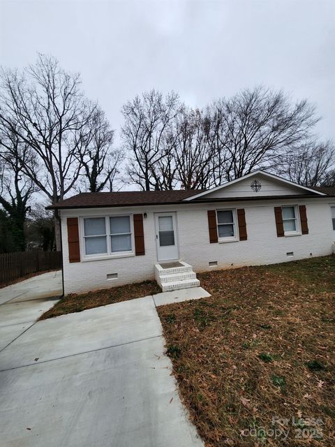 Photo of 703 Oakshade Avenue, Kannapolis, NC 28083 (MLS # 4330271)