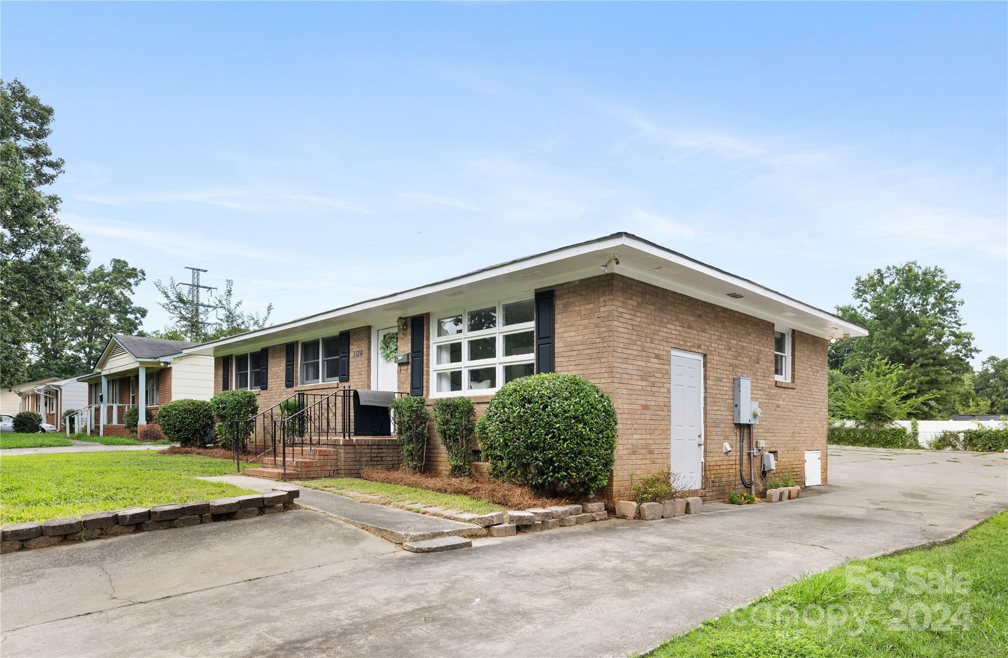 Virginia Manor - Residential