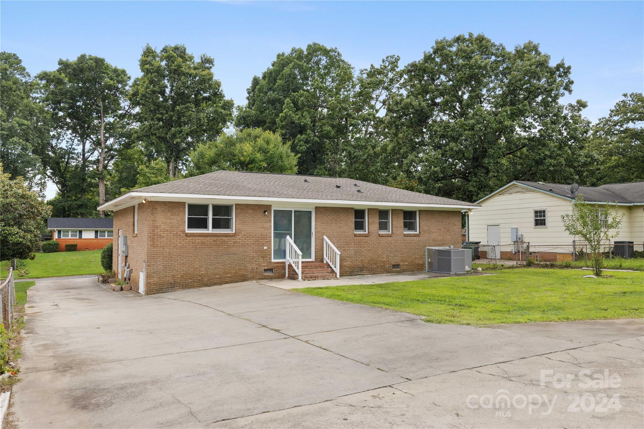 Virginia Manor - Residential